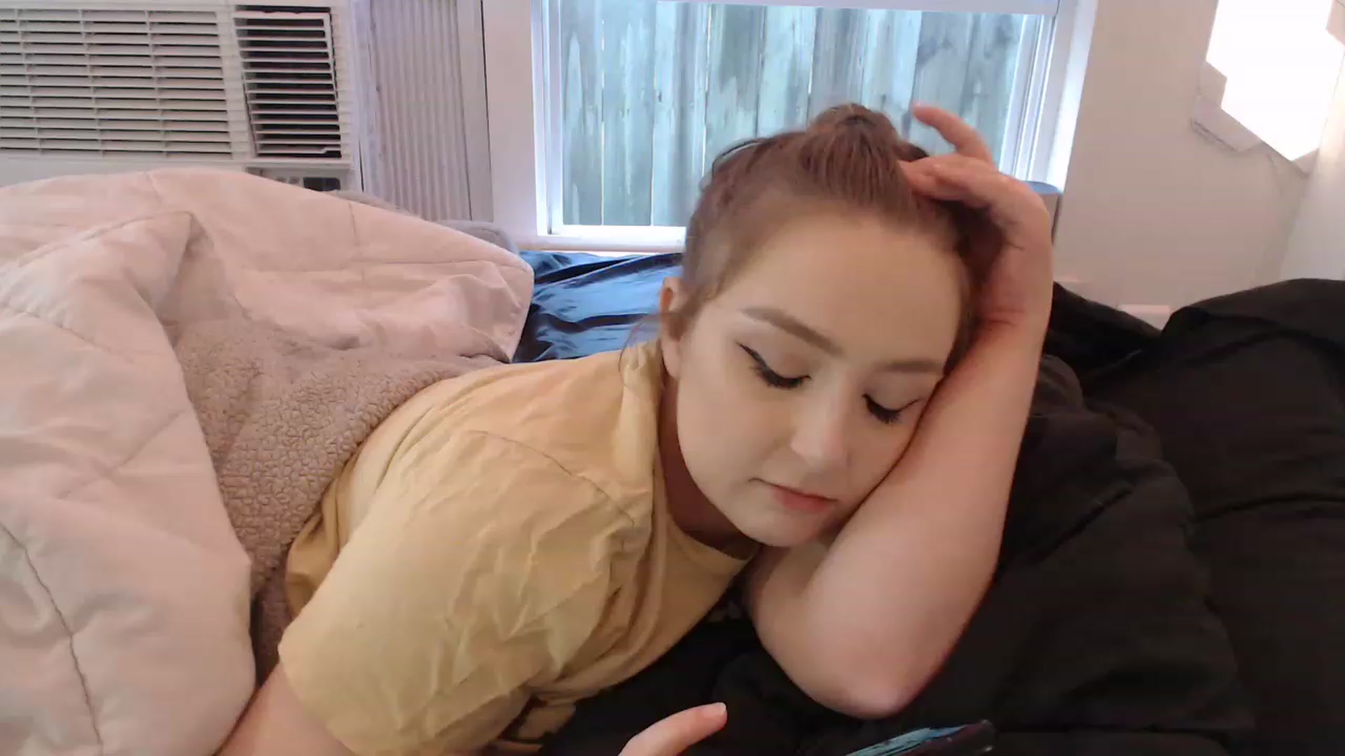 Gallery image thumbnail from LibbyxDoe's myfreecams stream on, 12/22/2022, 13:40 image 8 of 20