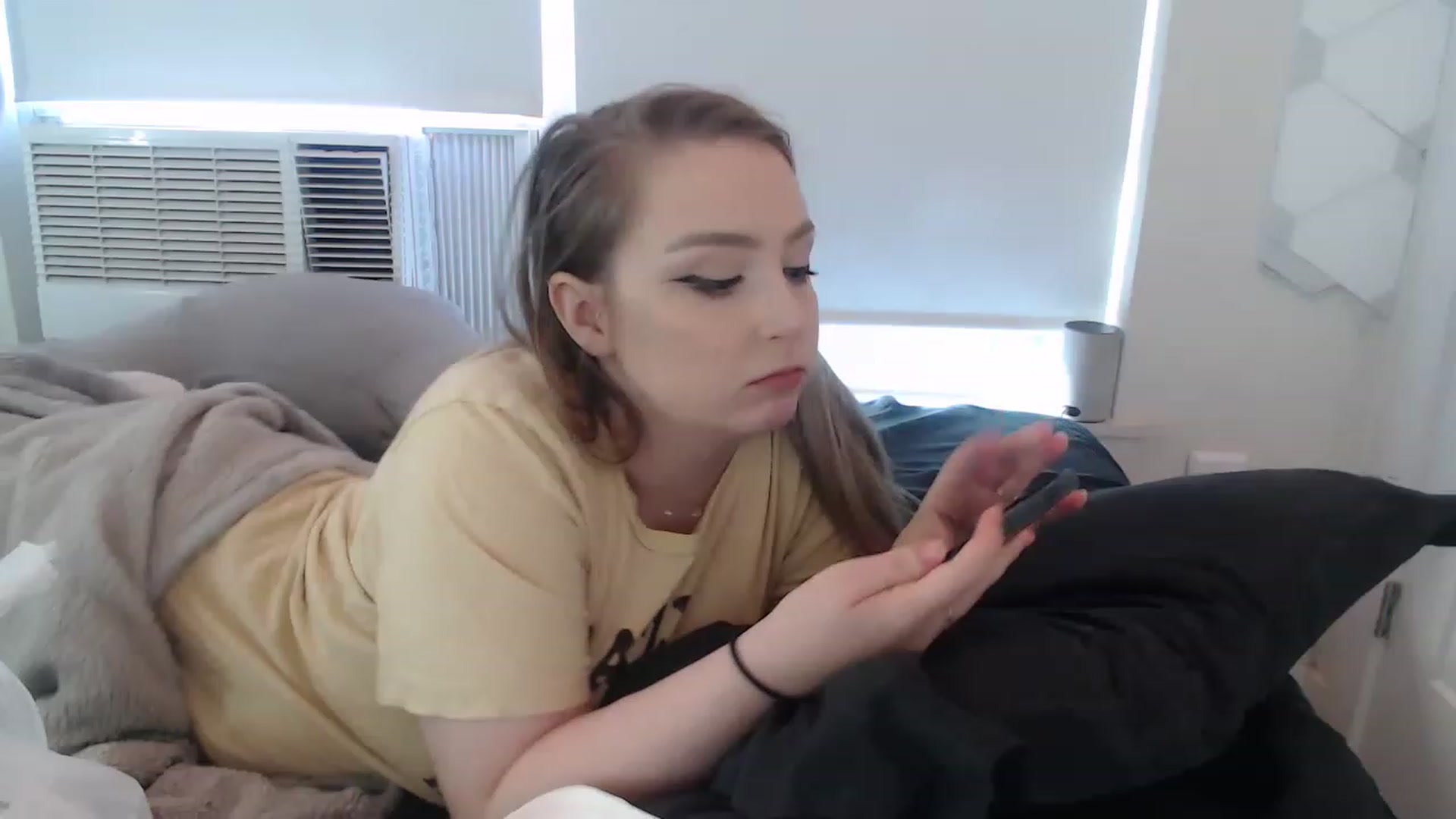 Gallery image thumbnail from LibbyxDoe's myfreecams stream on, 12/22/2022, 17:02 image 16 of 20