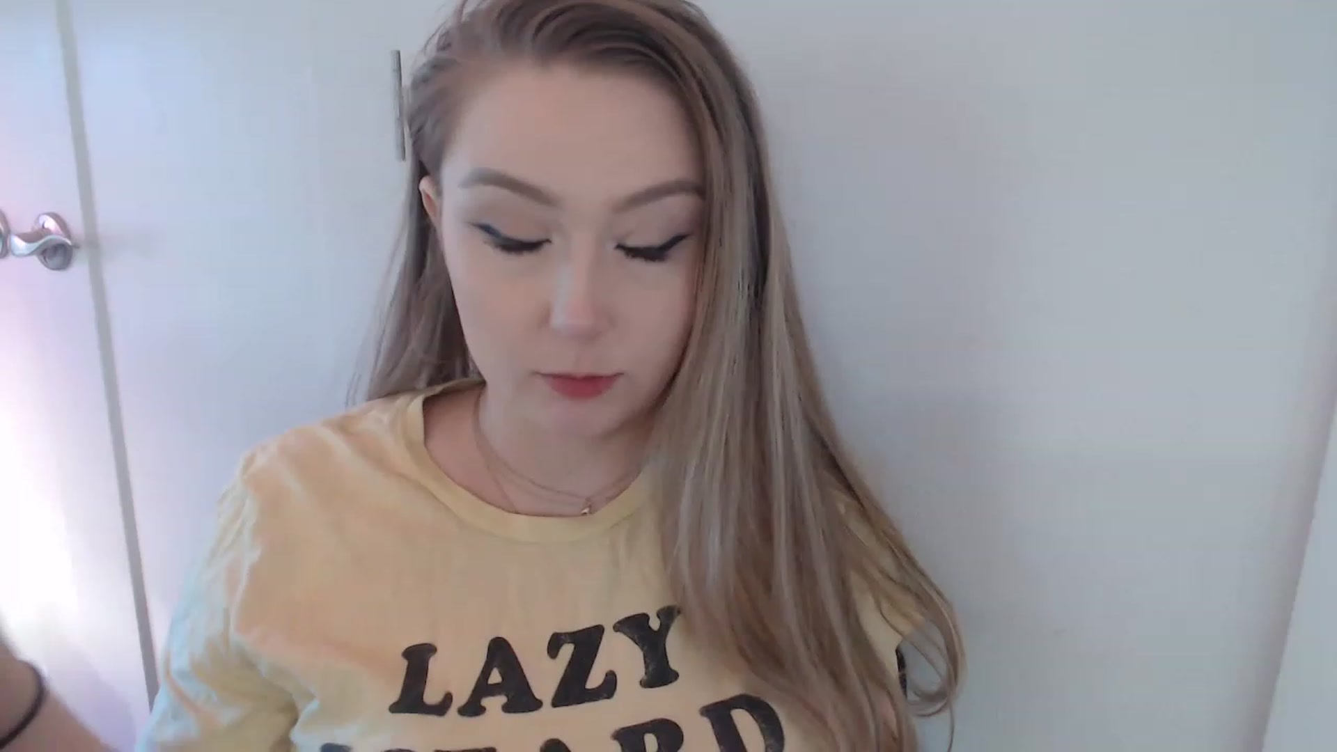 Gallery image thumbnail from LibbyxDoe's myfreecams stream on, 12/22/2022, 17:02 image 6 of 20