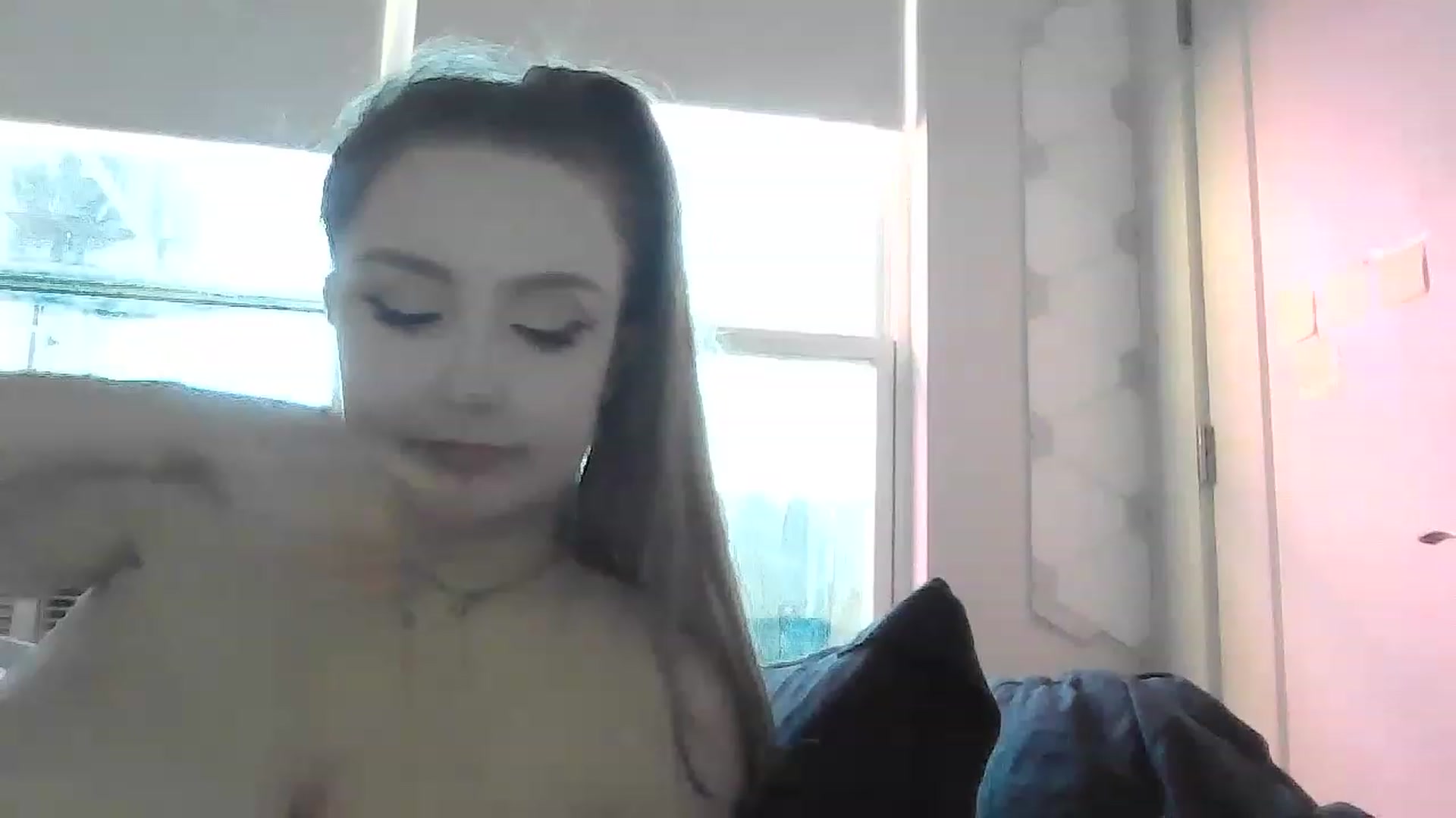 Gallery image thumbnail from LibbyxDoe's myfreecams stream on, 12/23/2022, 20:02 image 6 of 20