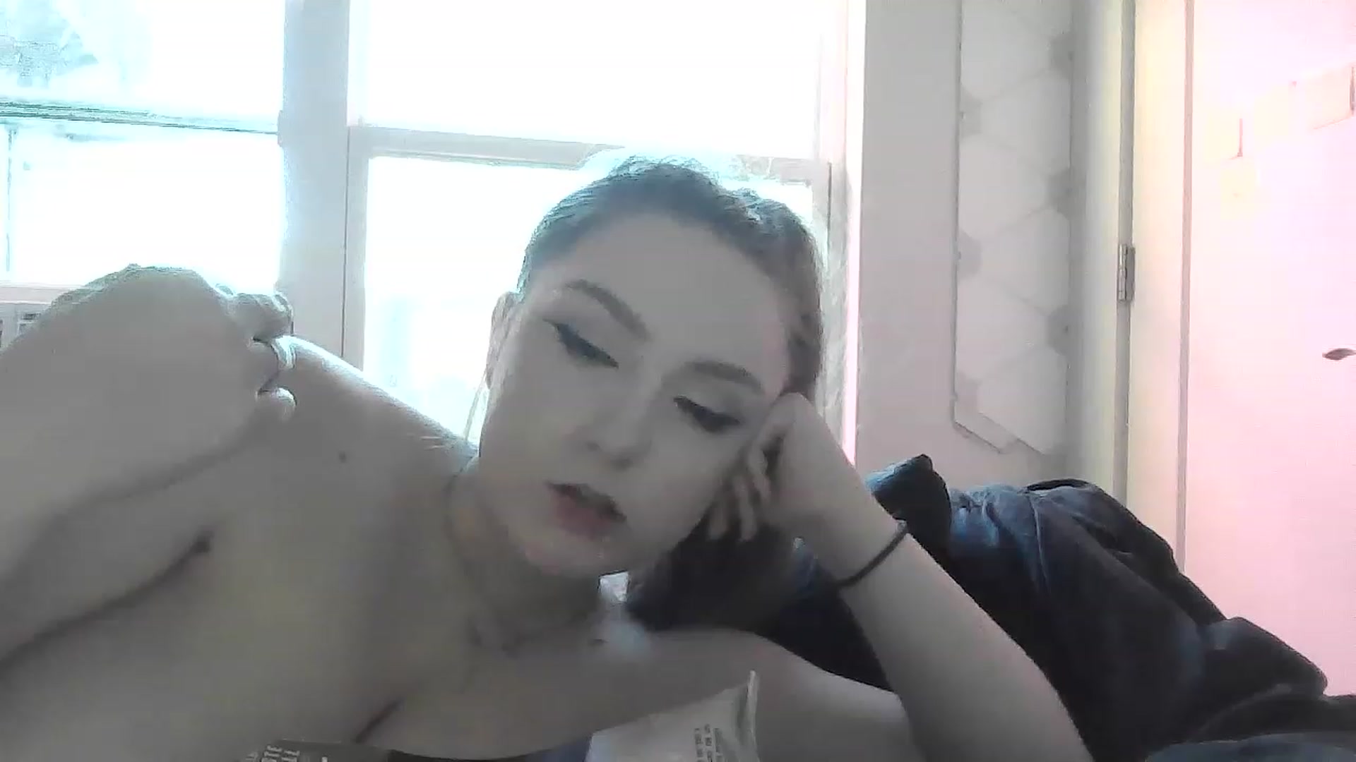 Gallery image thumbnail from LibbyxDoe's myfreecams stream on, 12/23/2022, 20:02 image 7 of 20