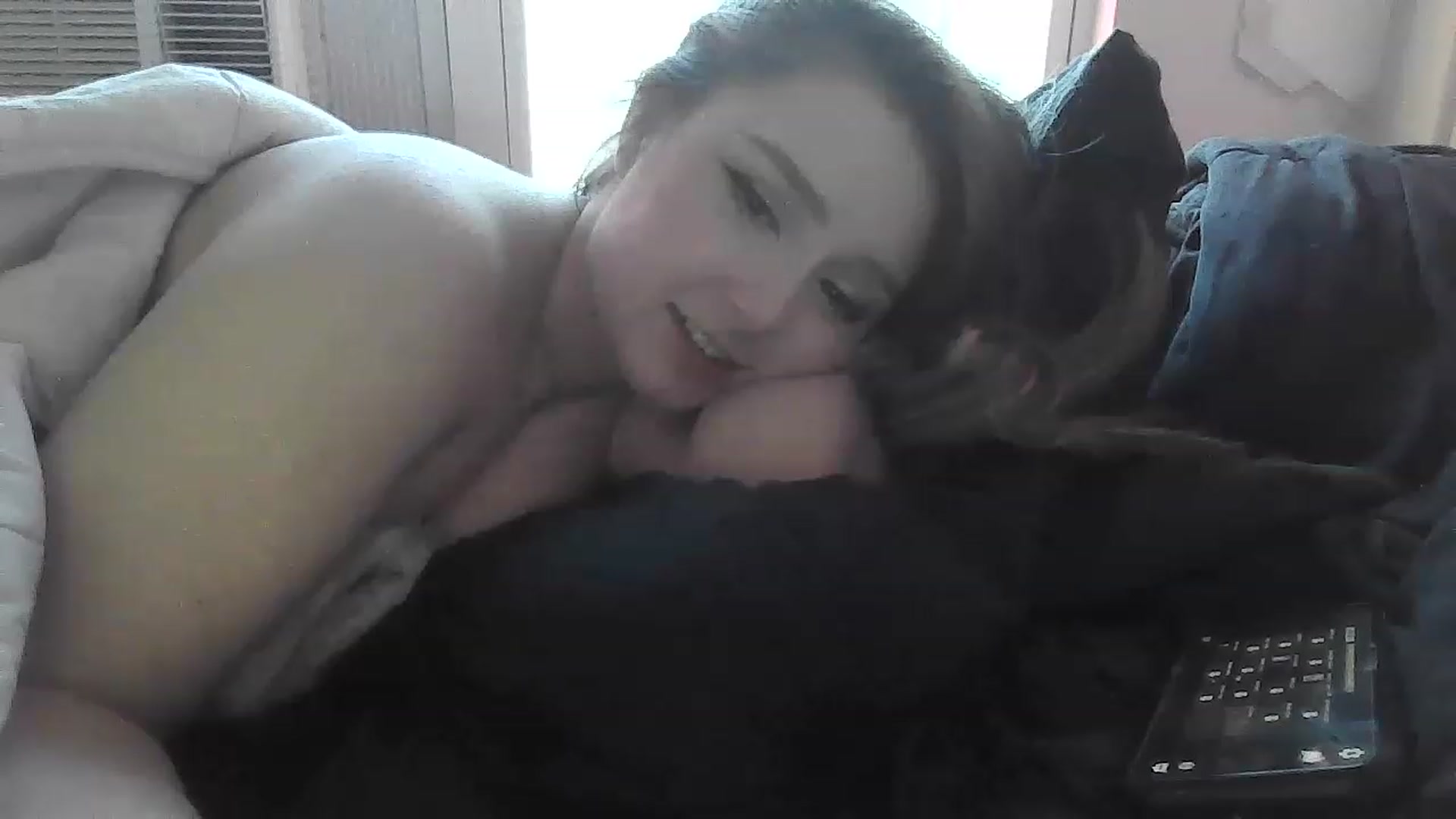 Gallery image thumbnail from LibbyxDoe's myfreecams stream on, 12/23/2022, 20:02 image 14 of 20