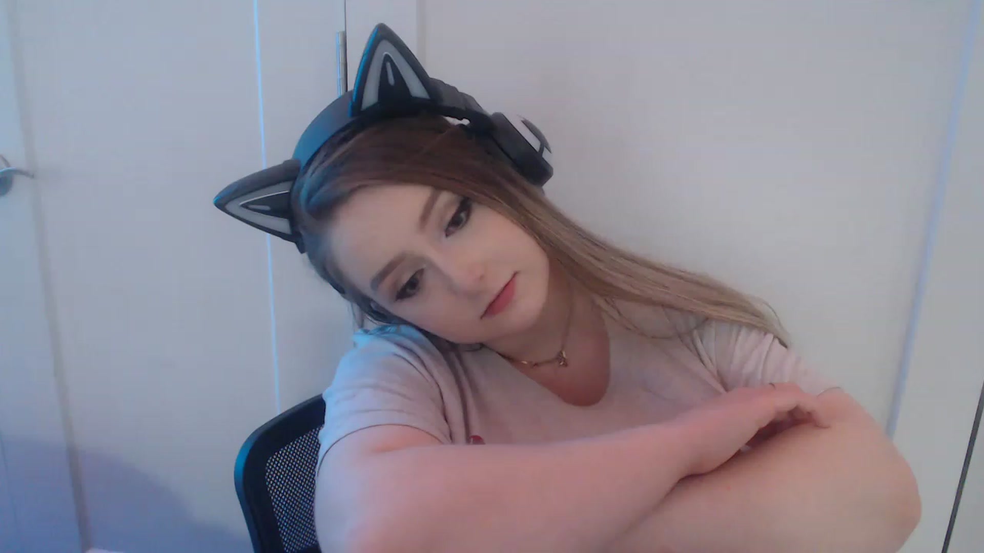 Gallery image thumbnail from LibbyxDoe's myfreecams stream on, 01/01/2023, 16:23 image 7 of 20
