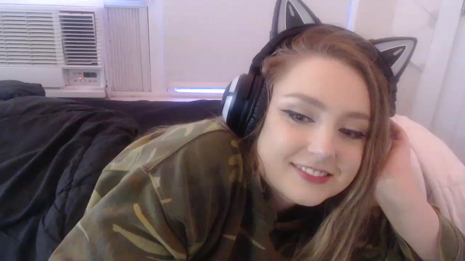 Gallery image thumbnail from LibbyxDoe's myfreecams stream on, 01/02/2023, 14:23 image 2 of 20