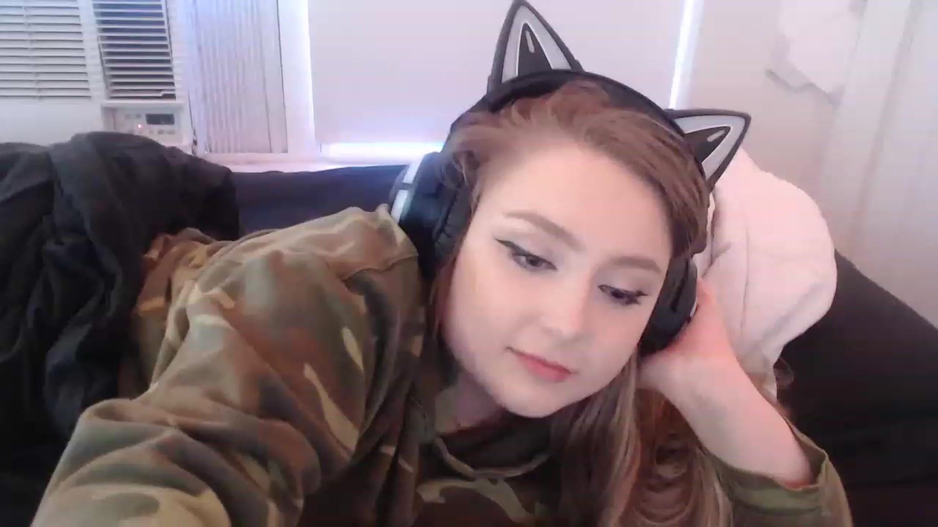 Gallery image thumbnail from LibbyxDoe's myfreecams stream on, 01/02/2023, 14:23 image 16 of 20