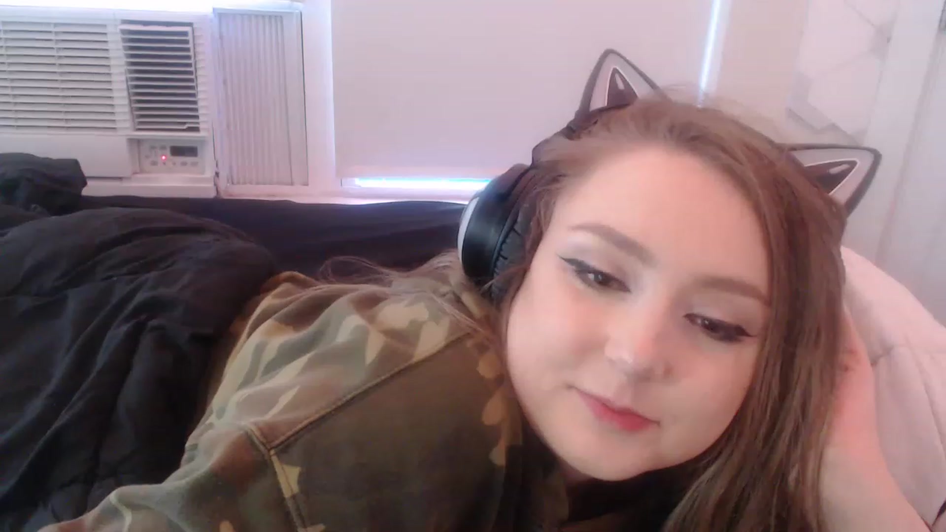 Gallery image thumbnail from LibbyxDoe's myfreecams stream on, 01/02/2023, 14:23 image 7 of 20