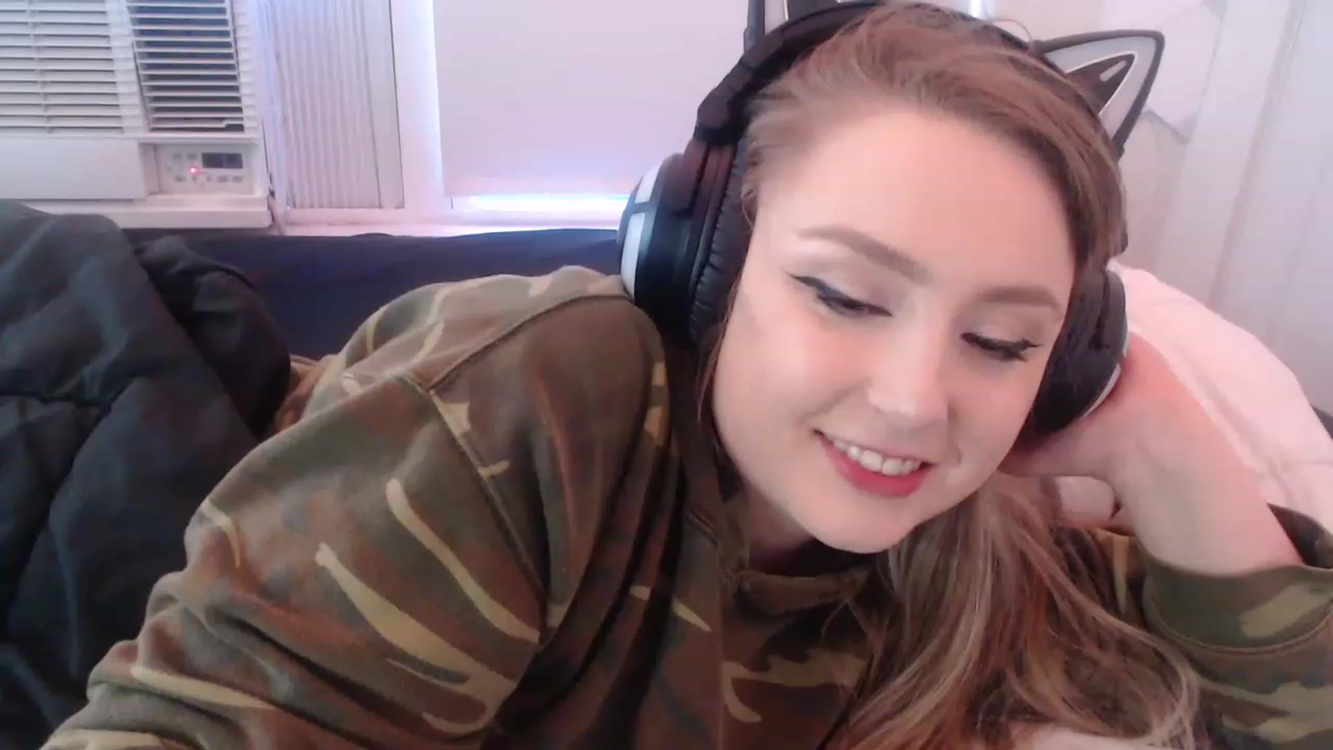 Gallery image thumbnail from LibbyxDoe's myfreecams stream on, 01/02/2023, 14:23 image 13 of 20