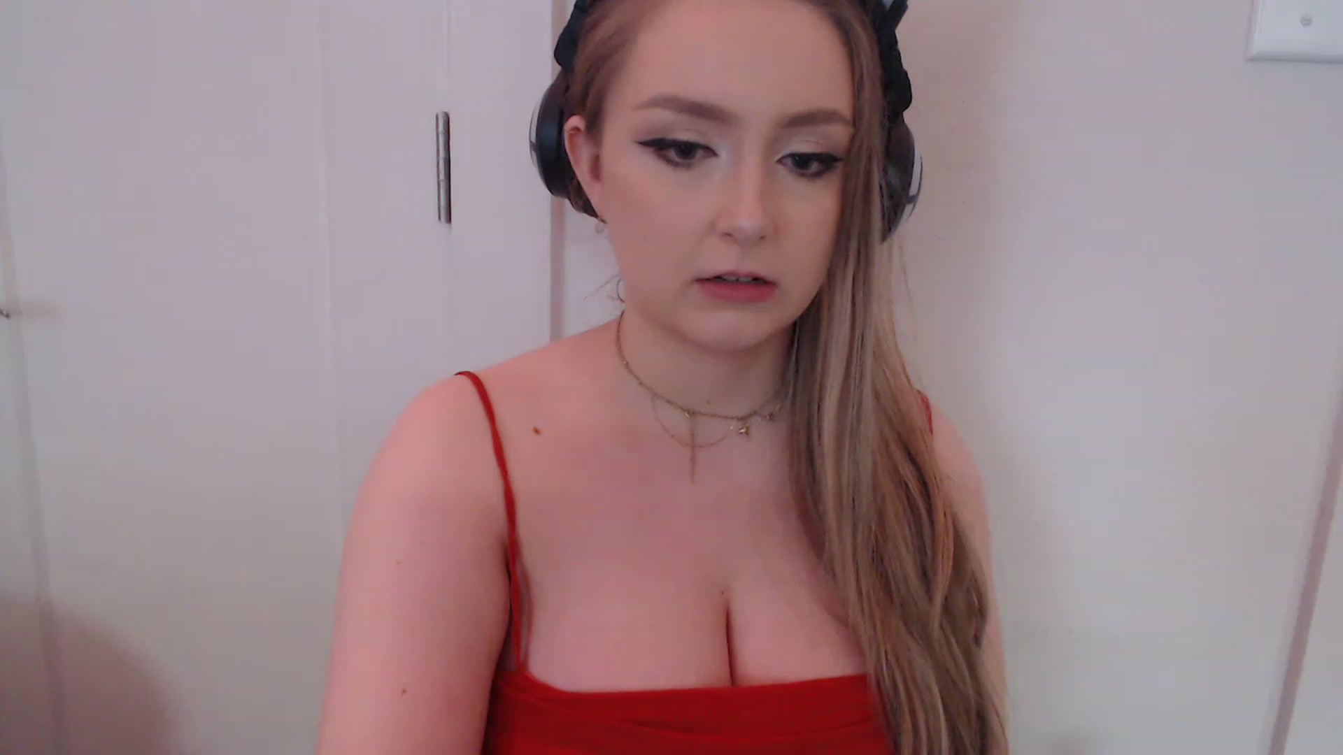 Gallery image thumbnail from LibbyxDoe's myfreecams stream on, 01/03/2023, 12:42 image 12 of 20
