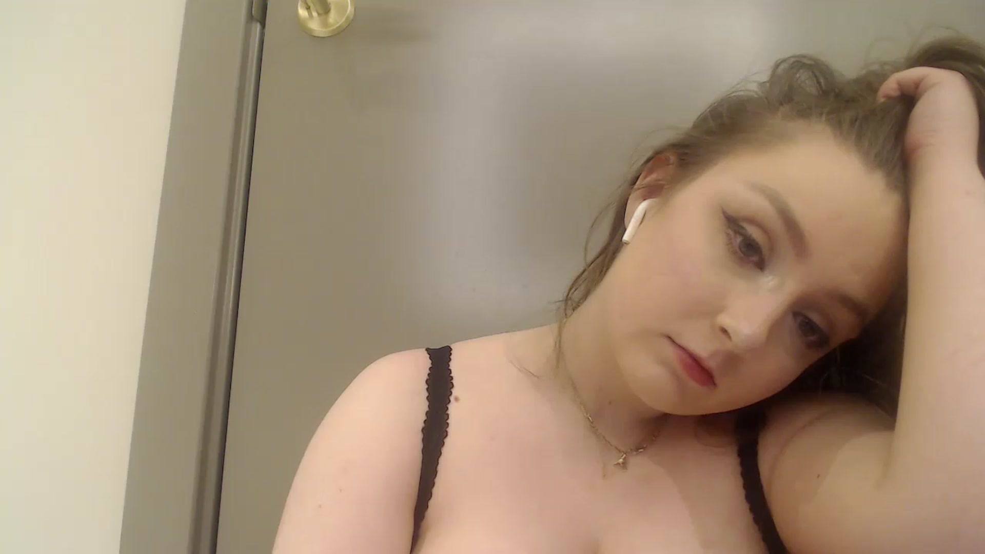 Gallery image thumbnail from LibbyxDoe's myfreecams stream on, 01/05/2023, 11:16 image 17 of 20