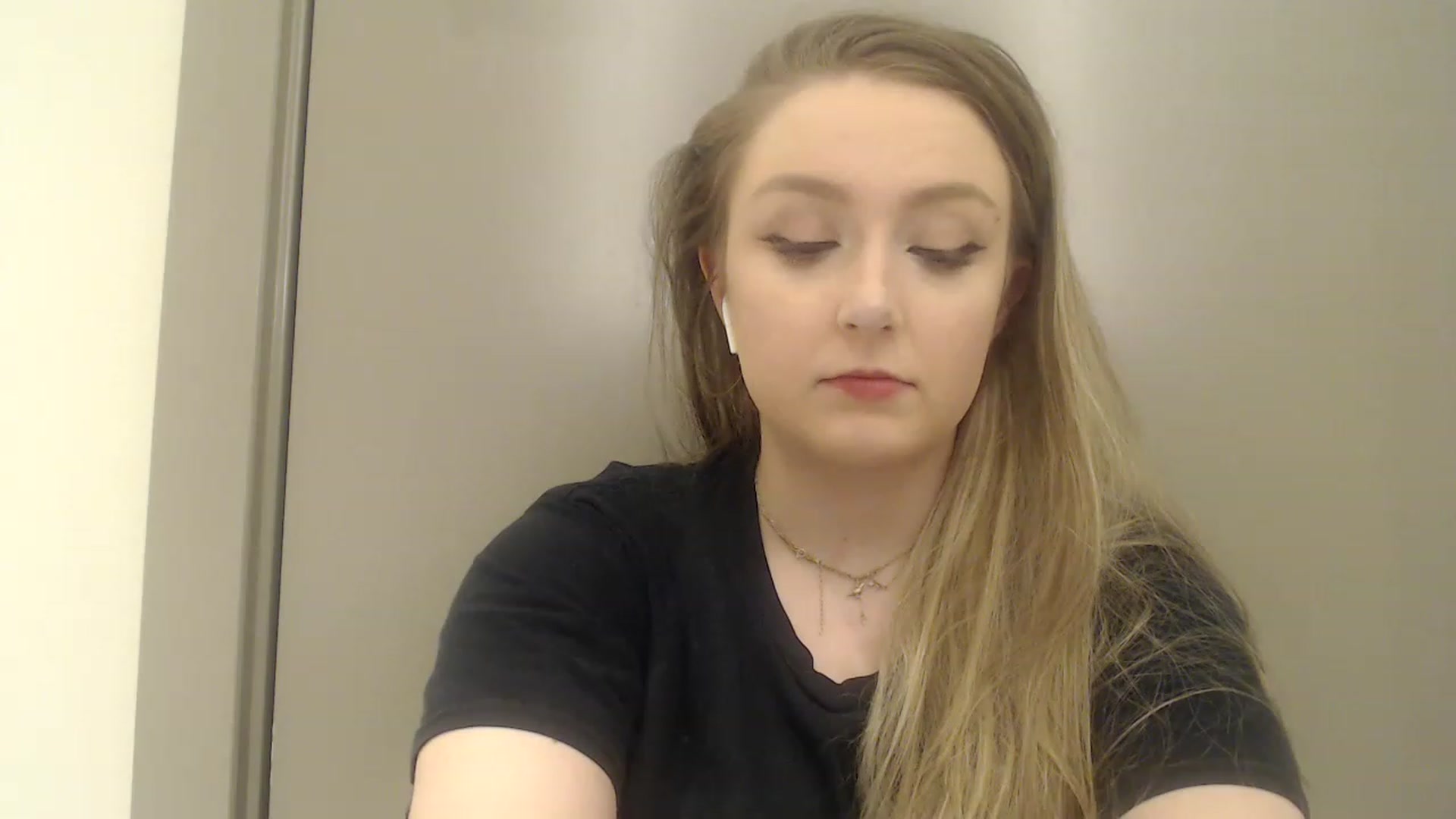 Gallery image thumbnail from LibbyxDoe's myfreecams stream on, 01/05/2023, 11:16 image 1 of 20