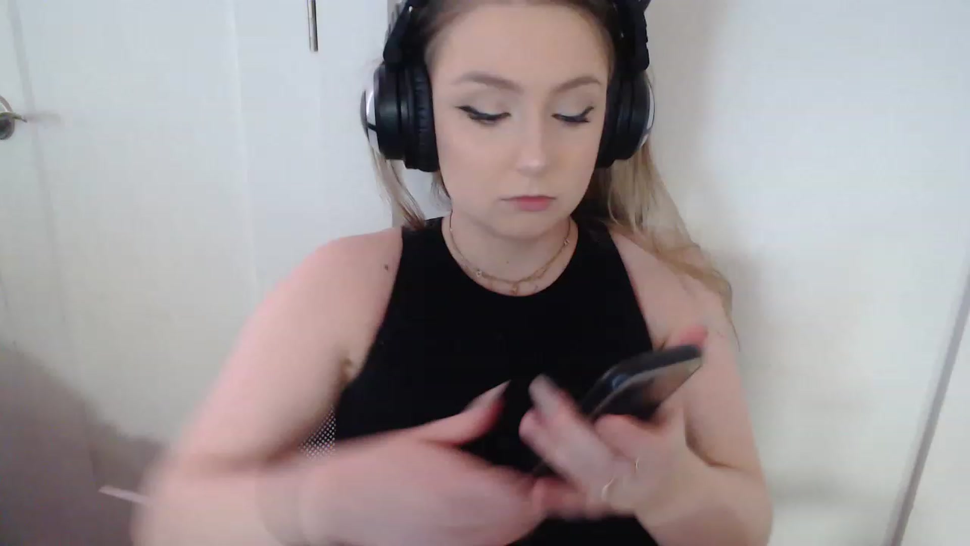 Gallery image thumbnail from LibbyxDoe's myfreecams stream on, 01/09/2023, 10:57 image 4 of 20