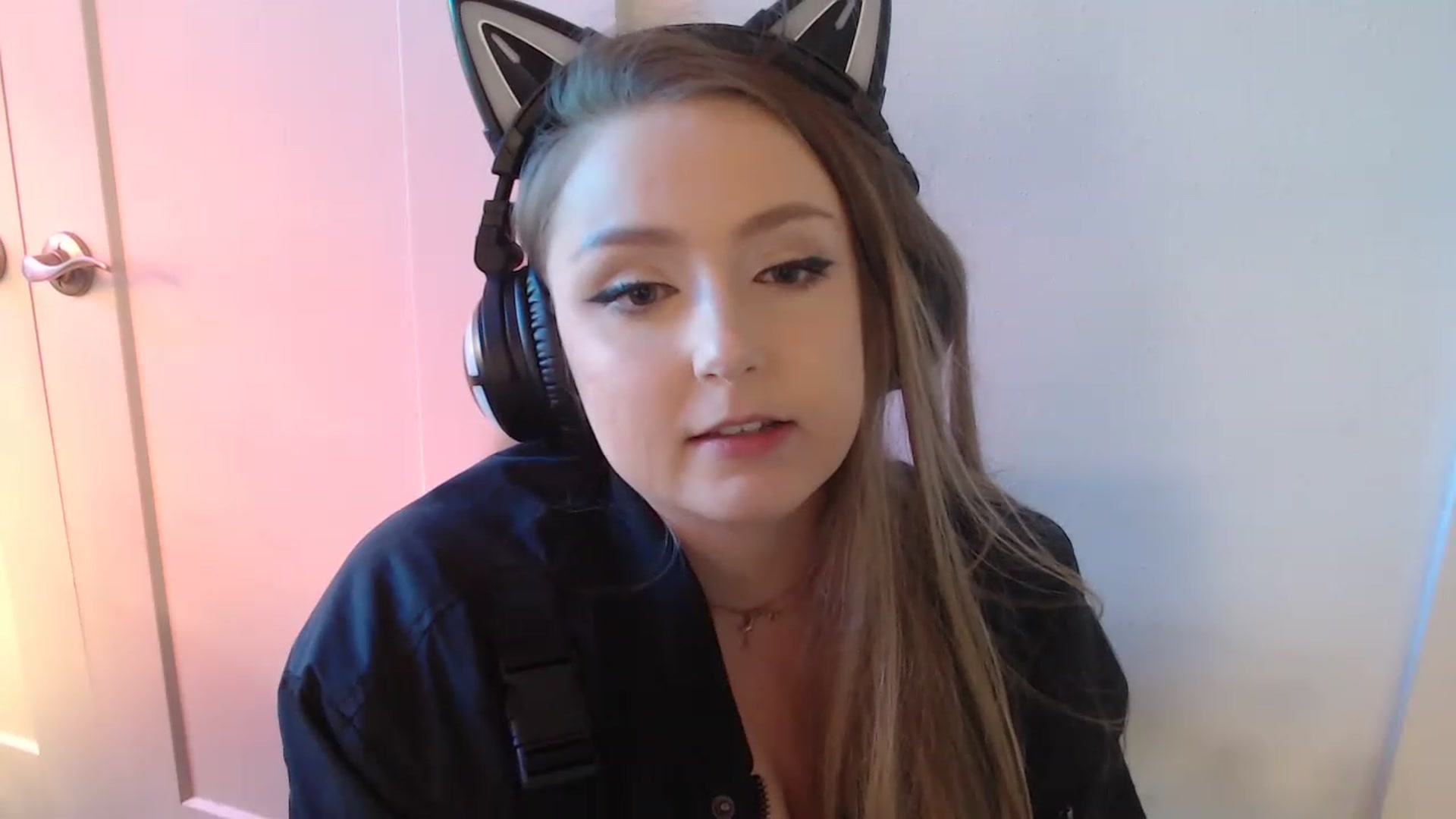 Gallery image thumbnail from LibbyxDoe's myfreecams stream on, 01/09/2023, 14:17 image 19 of 20