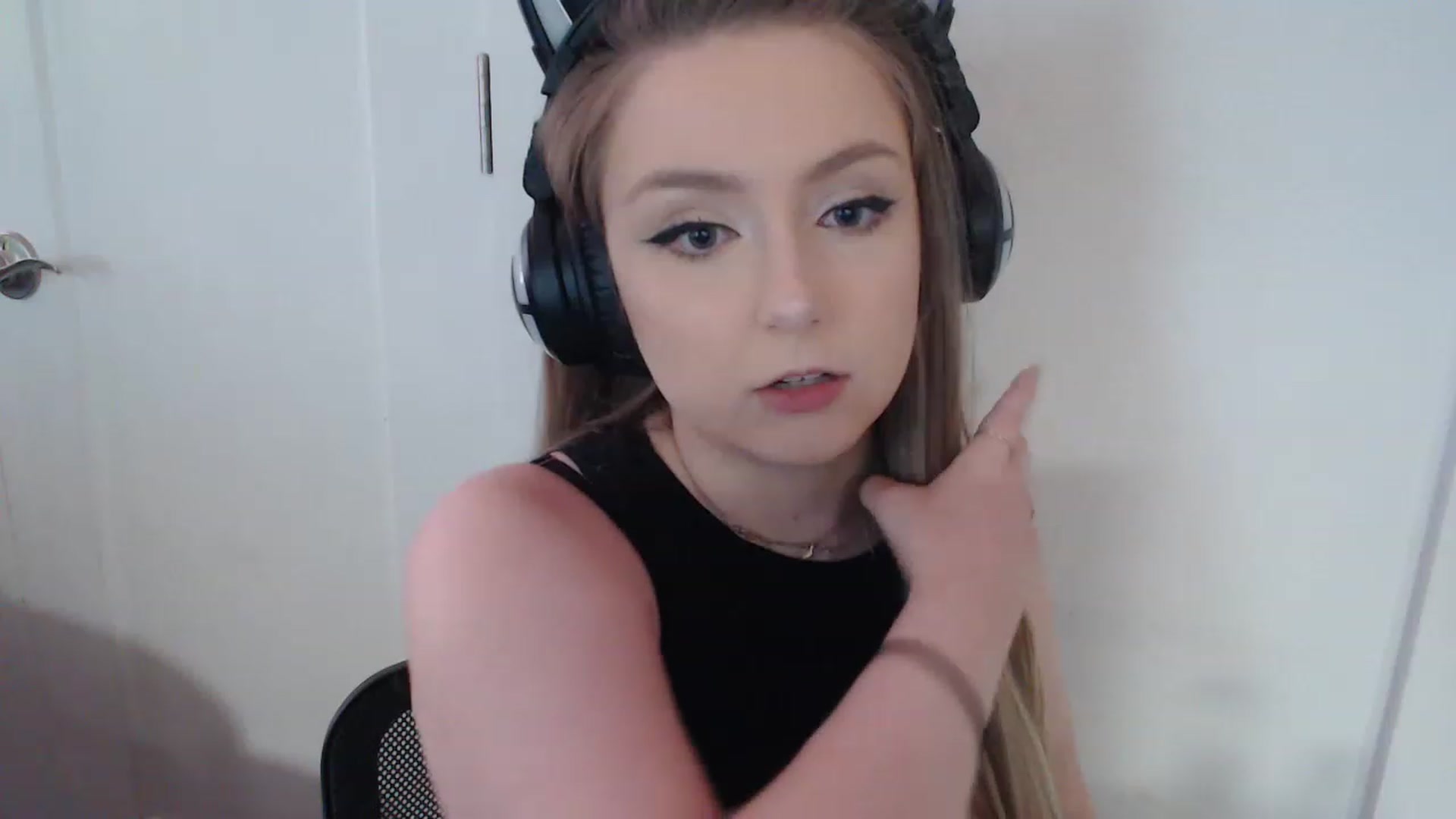 Gallery image thumbnail from LibbyxDoe's myfreecams stream on, 01/09/2023, 14:17 image 8 of 20