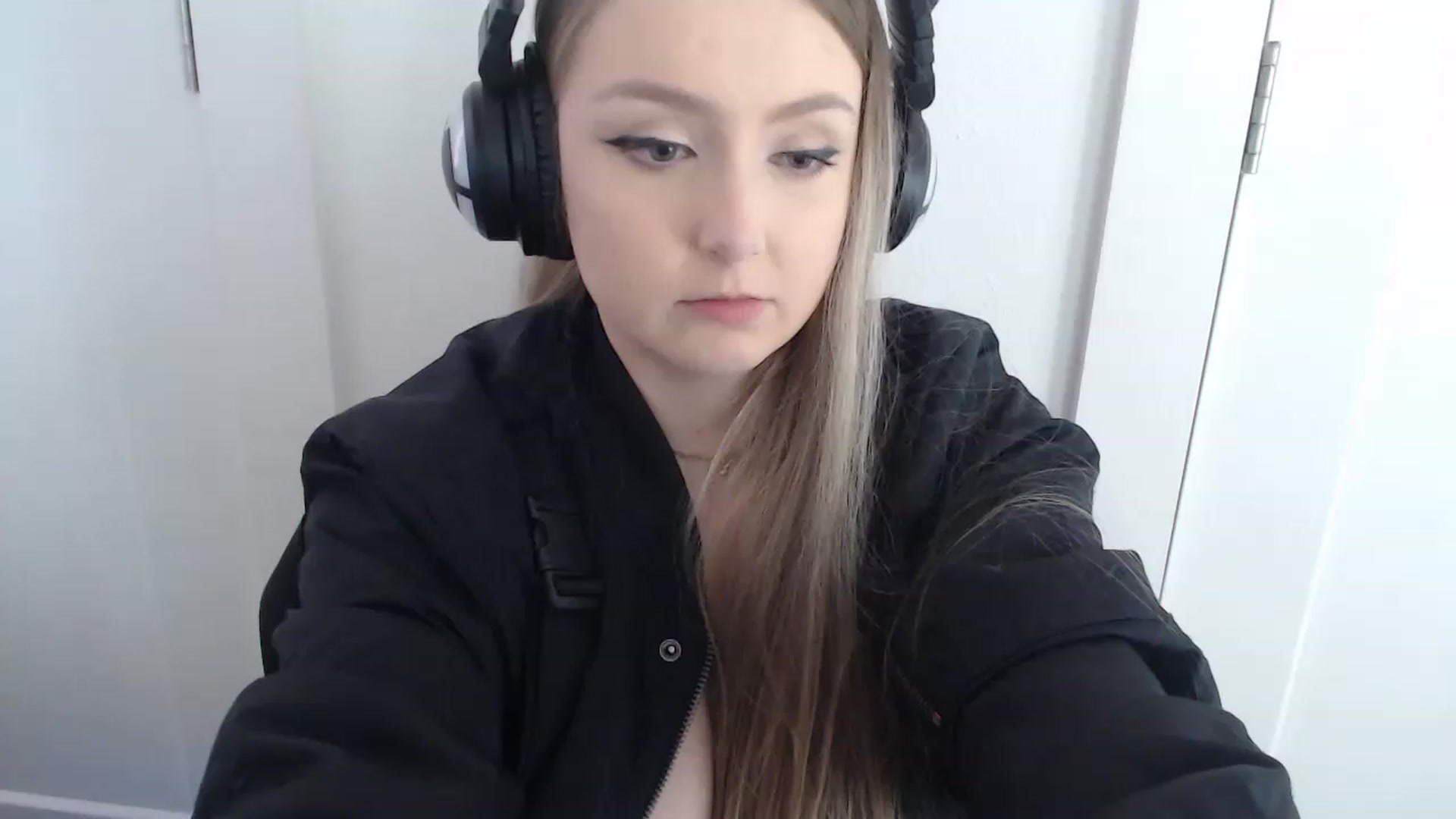 Gallery image thumbnail from LibbyxDoe's myfreecams stream on, 01/09/2023, 17:54 image 18 of 20