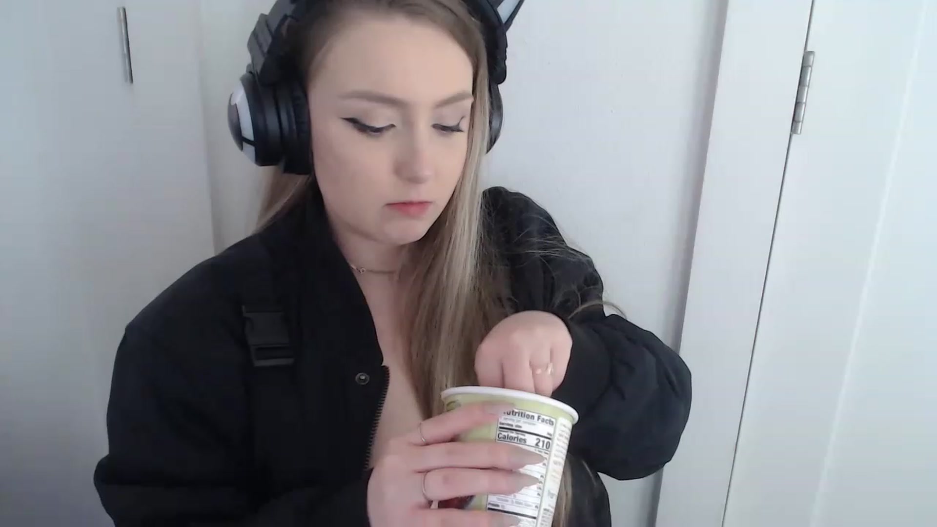 Gallery image thumbnail from LibbyxDoe's myfreecams stream on, 01/09/2023, 17:54 image 15 of 20