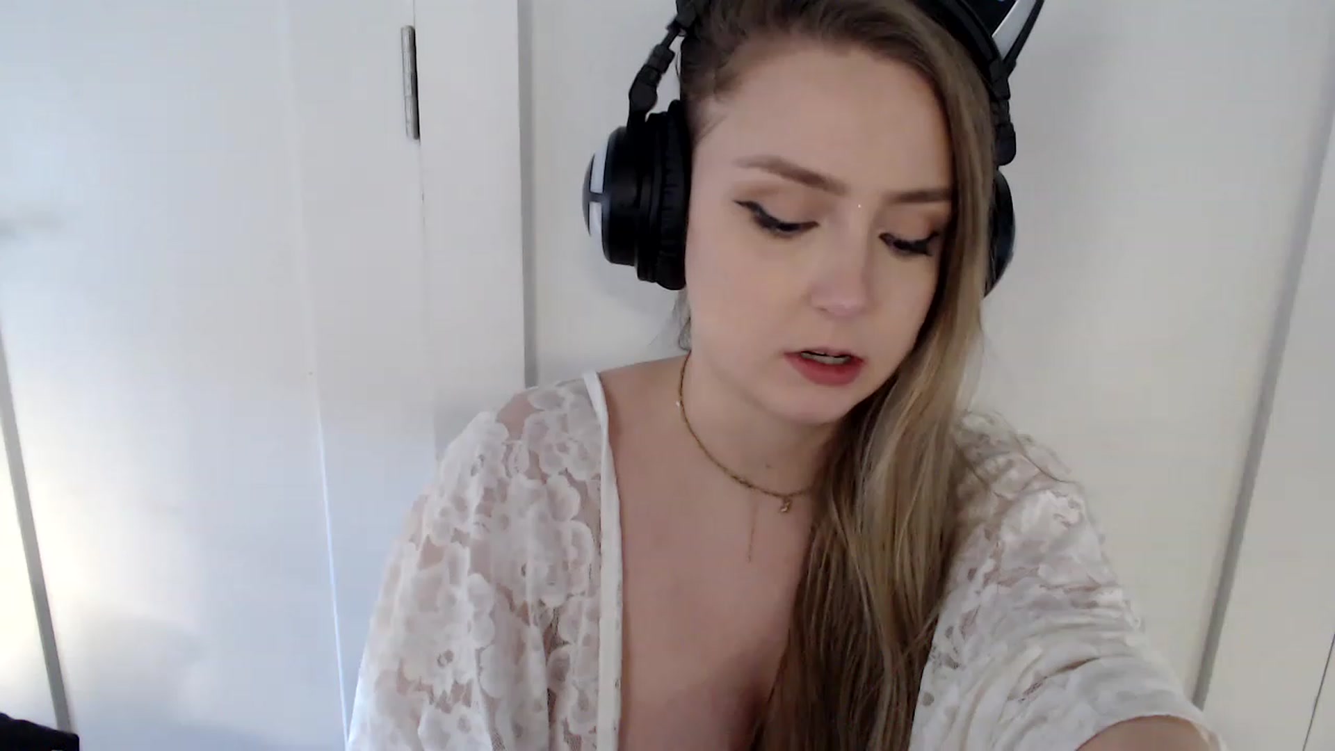 Gallery image thumbnail from LibbyxDoe's myfreecams stream on, 01/15/2023, 16:03 image 11 of 20