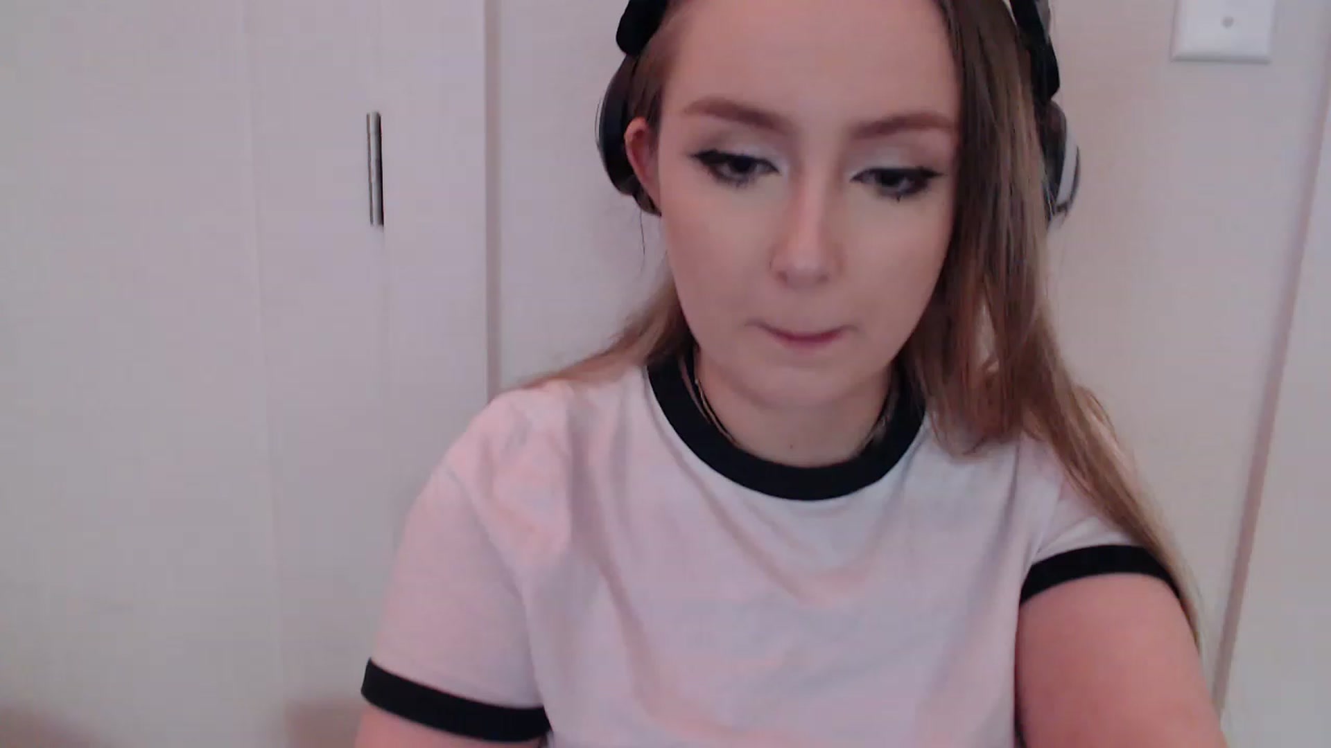 Gallery image thumbnail from LibbyxDoe's myfreecams stream on, 01/19/2023, 04:35 image 14 of 20