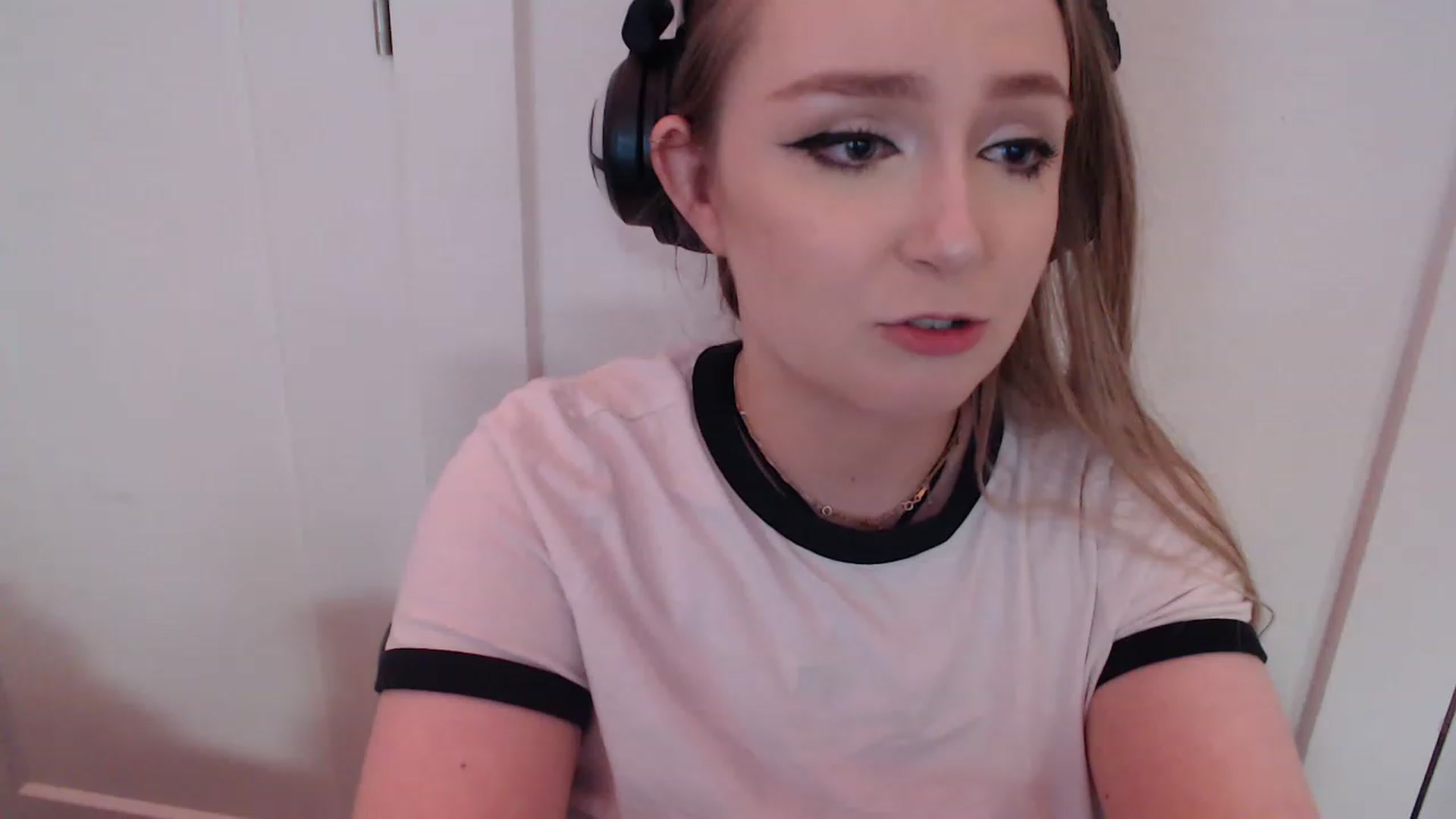 Gallery image thumbnail from LibbyxDoe's myfreecams stream on, 01/19/2023, 04:35 image 16 of 20