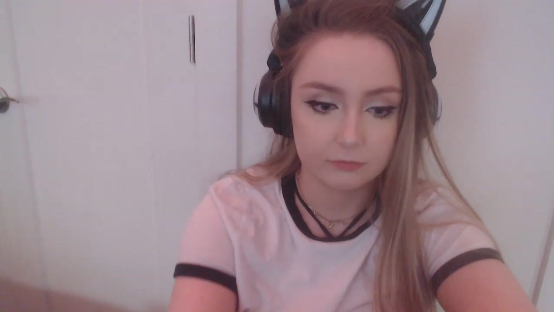 Gallery image thumbnail from LibbyxDoe's myfreecams stream on, 01/19/2023, 04:35 image 4 of 20