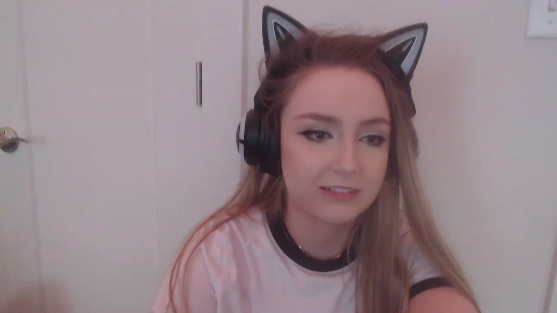 Gallery image thumbnail from LibbyxDoe's myfreecams stream on, 01/19/2023, 04:35 image 7 of 20
