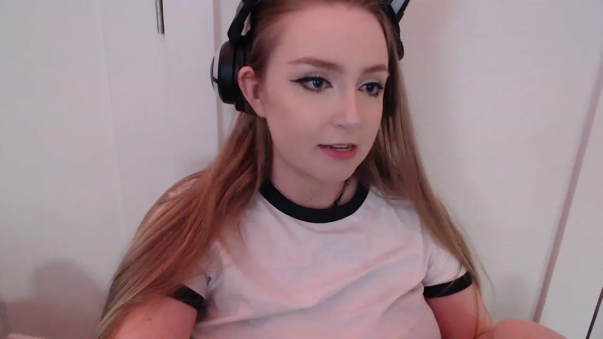 Gallery image thumbnail from LibbyxDoe's myfreecams stream on, 01/19/2023, 04:35 image 15 of 20