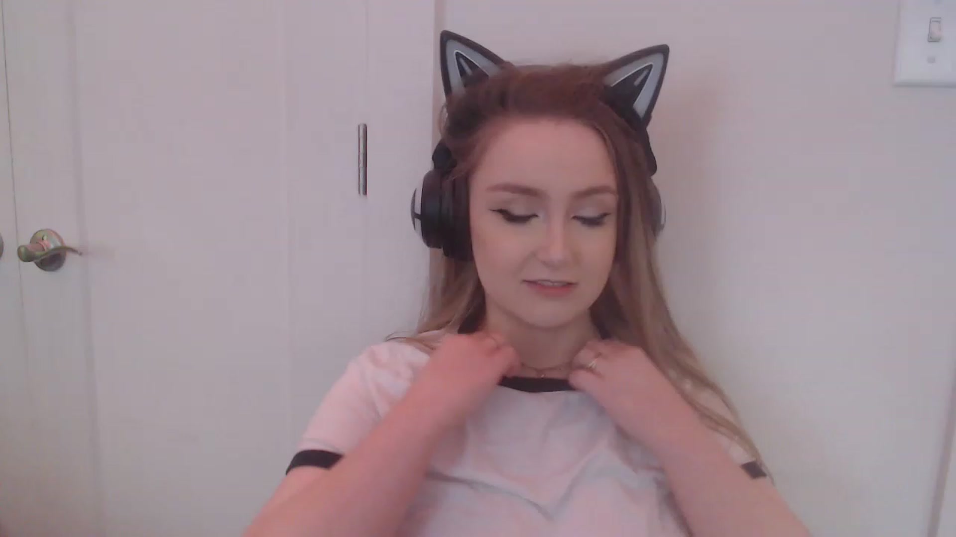 Gallery image thumbnail from LibbyxDoe's myfreecams stream on, 01/19/2023, 04:35 image 3 of 20