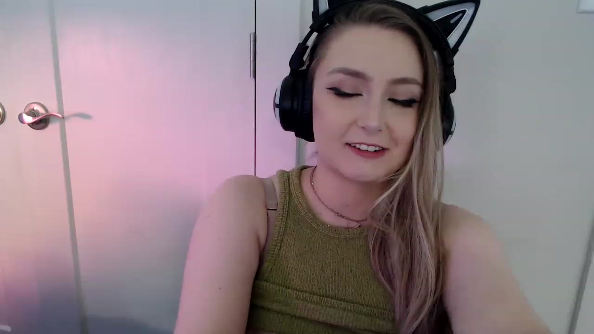Gallery image thumbnail from LibbyxDoe's myfreecams stream on, 01/28/2023, 15:46 image 11 of 20