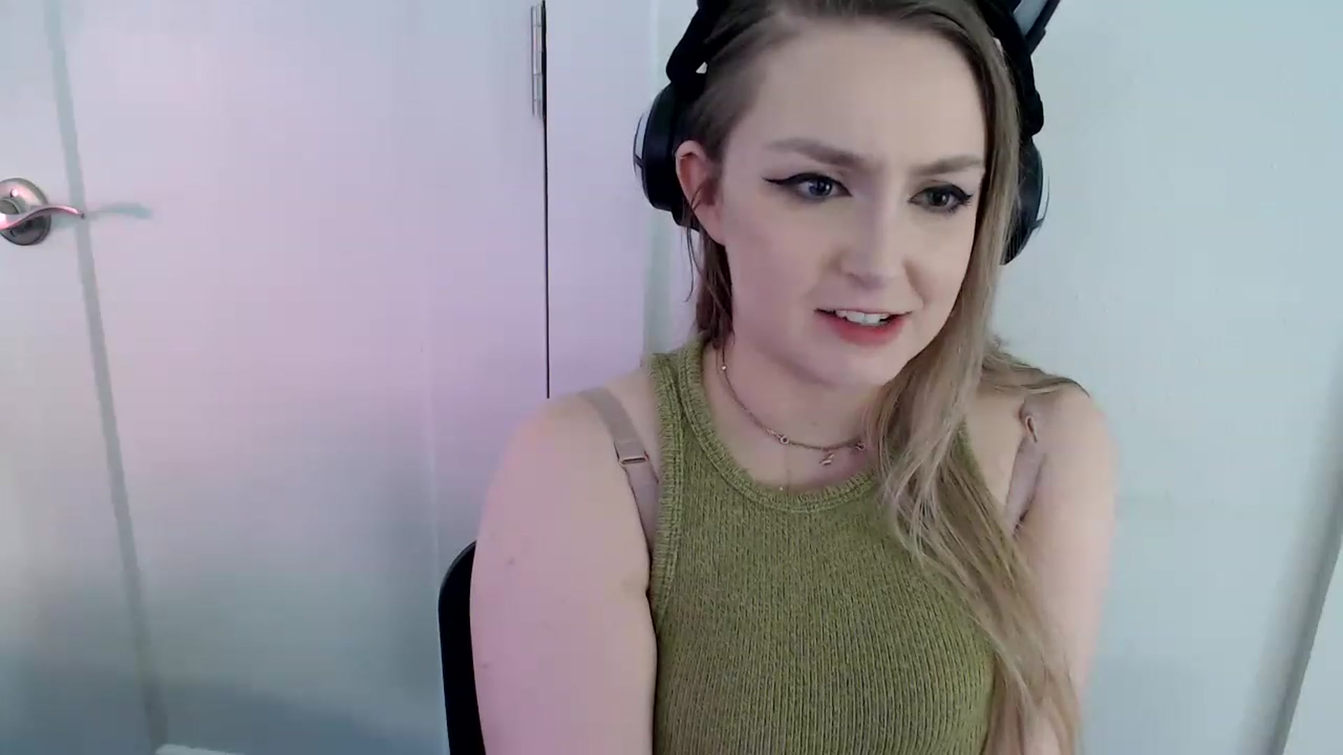 Gallery image thumbnail from LibbyxDoe's myfreecams stream on, 01/28/2023, 19:33 image 15 of 20