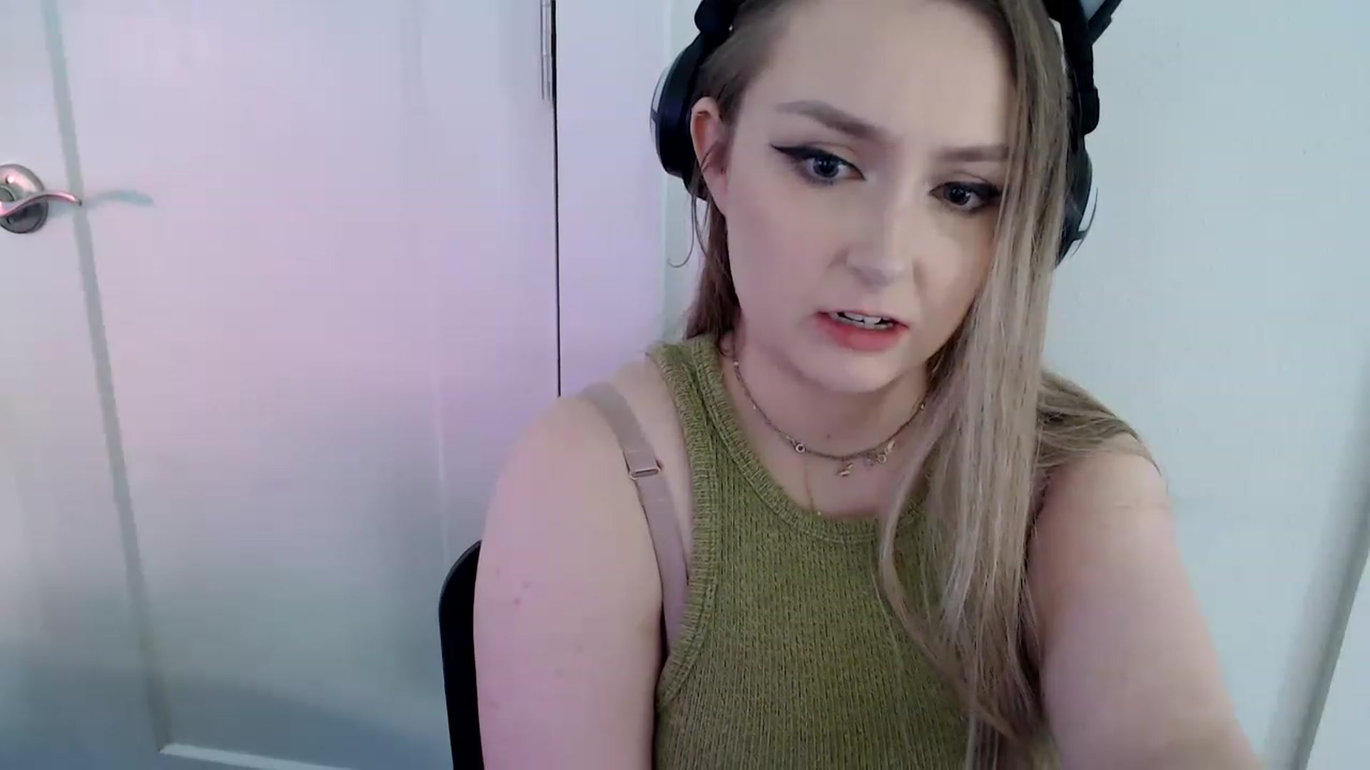 Gallery image thumbnail from LibbyxDoe's myfreecams stream on, 01/28/2023, 19:33 image 16 of 20