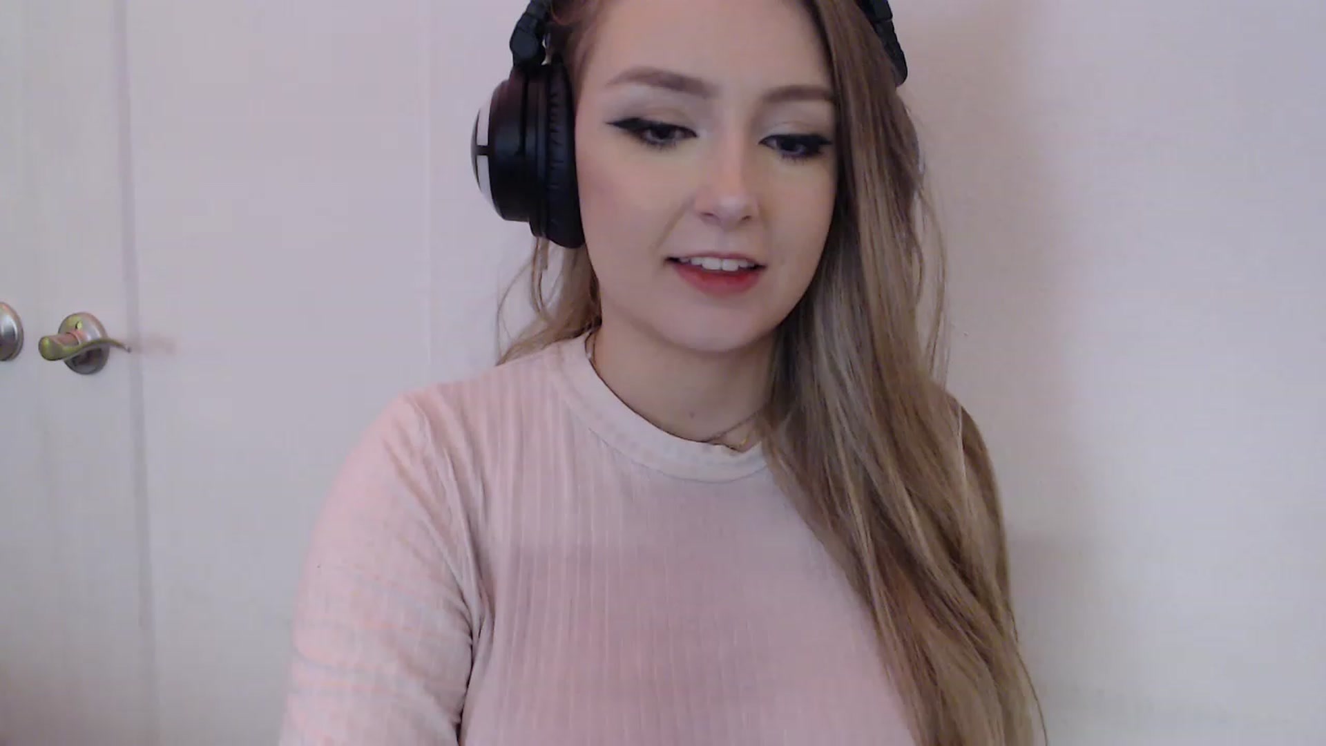 Gallery image thumbnail from LibbyxDoe's myfreecams stream on, 01/29/2023, 09:00 image 19 of 20