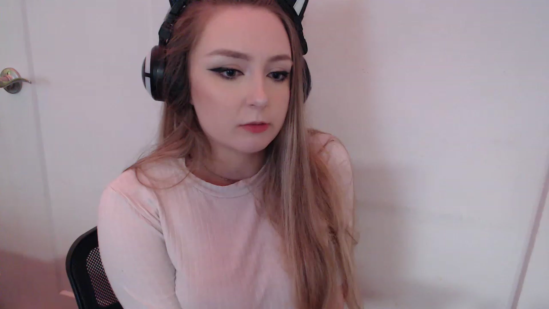 Gallery image thumbnail from LibbyxDoe's myfreecams stream on, 01/29/2023, 09:00 image 11 of 20
