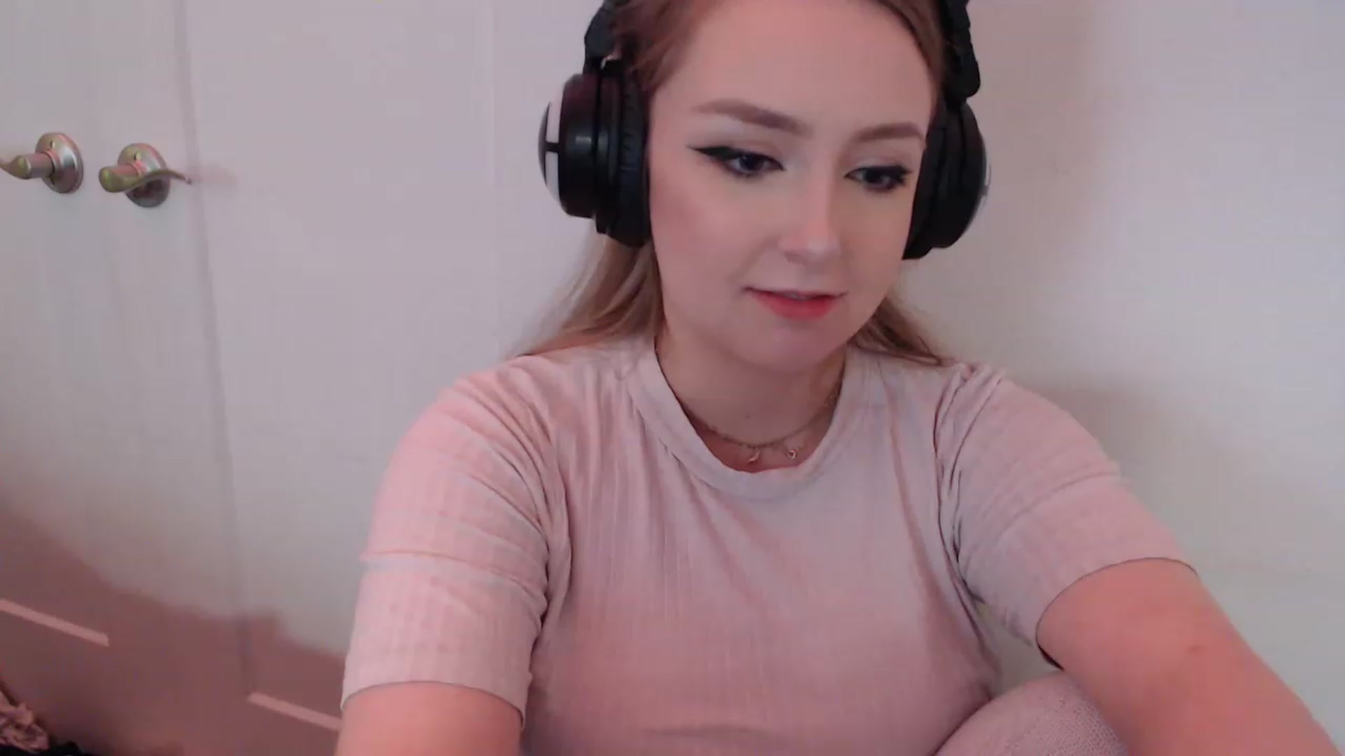 Gallery image thumbnail from LibbyxDoe's myfreecams stream on, 01/29/2023, 09:00 image 15 of 20