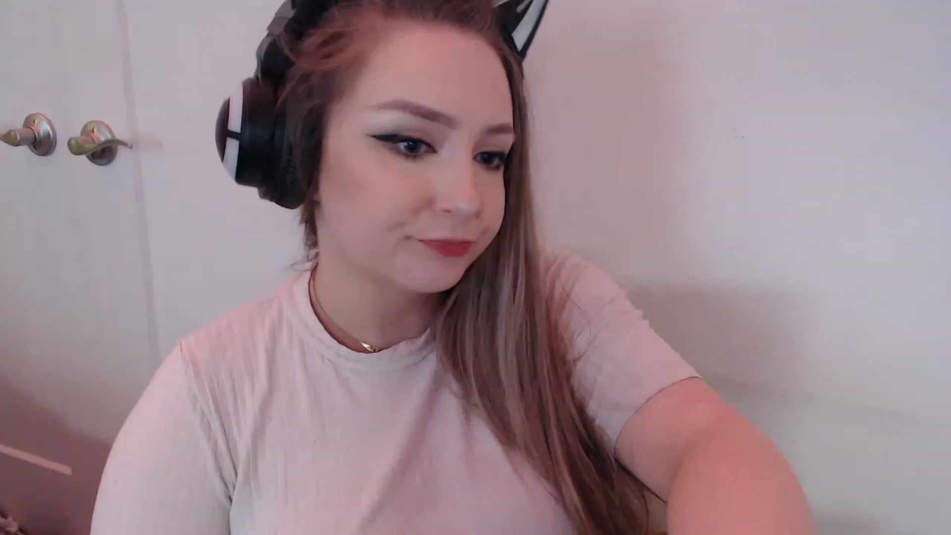 Gallery image thumbnail from LibbyxDoe's myfreecams stream on, 01/29/2023, 09:00 image 12 of 20