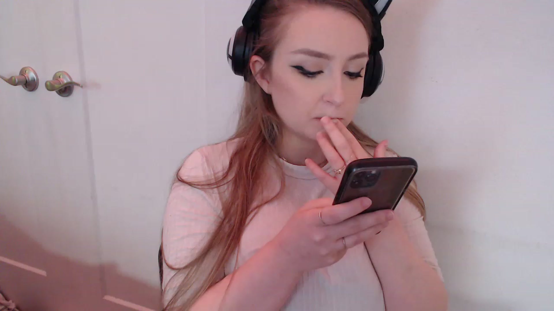 Gallery image thumbnail from LibbyxDoe's myfreecams stream on, 01/29/2023, 09:00 image 18 of 20