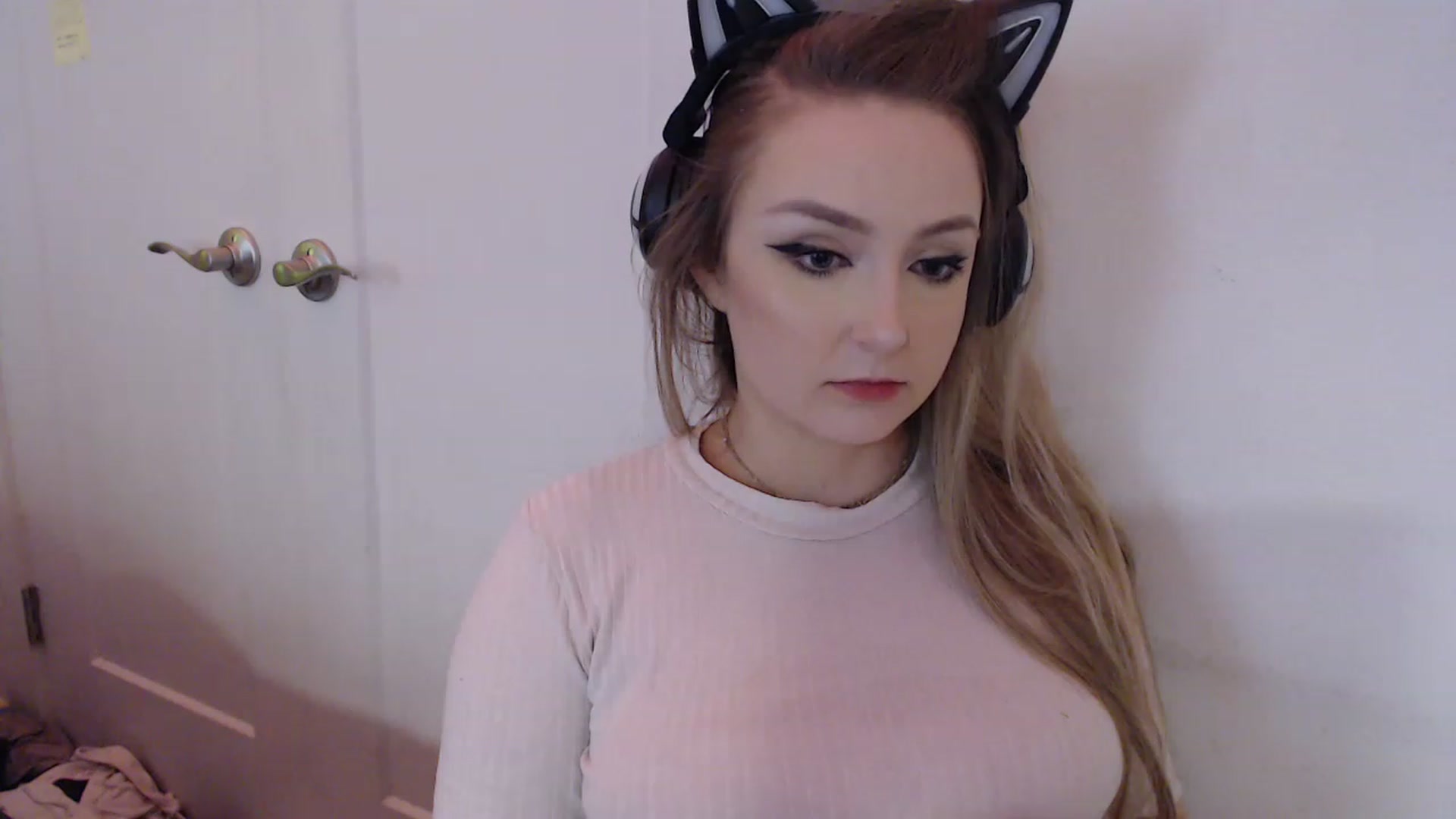 Gallery image thumbnail from LibbyxDoe's myfreecams stream on, 01/29/2023, 10:23 image 10 of 20