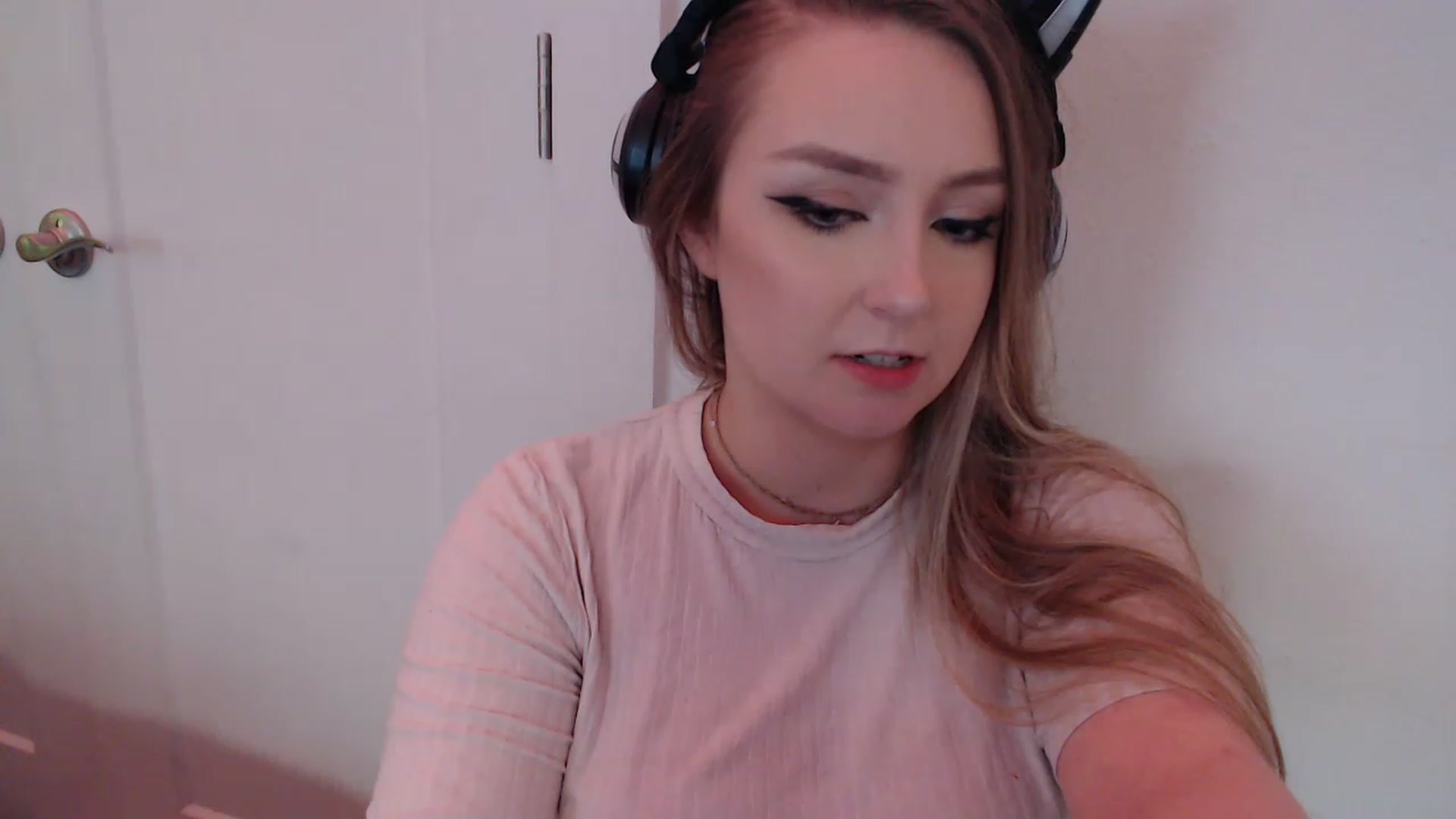 Gallery image thumbnail from LibbyxDoe's myfreecams stream on, 01/29/2023, 10:23 image 7 of 20