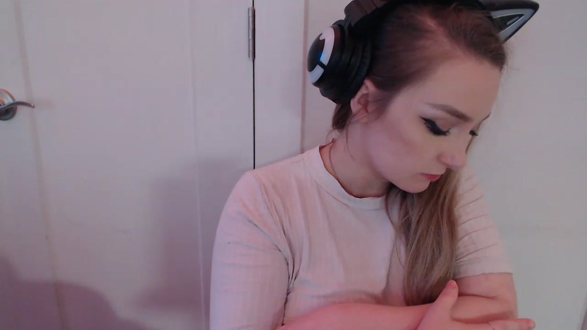 Gallery image thumbnail from LibbyxDoe's myfreecams stream on, 01/29/2023, 15:44 image 17 of 20