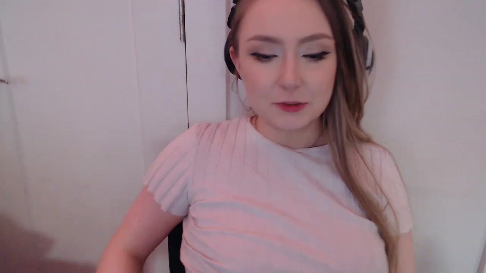 Gallery image thumbnail from LibbyxDoe's myfreecams stream on, 01/31/2023, 09:07 image 18 of 20
