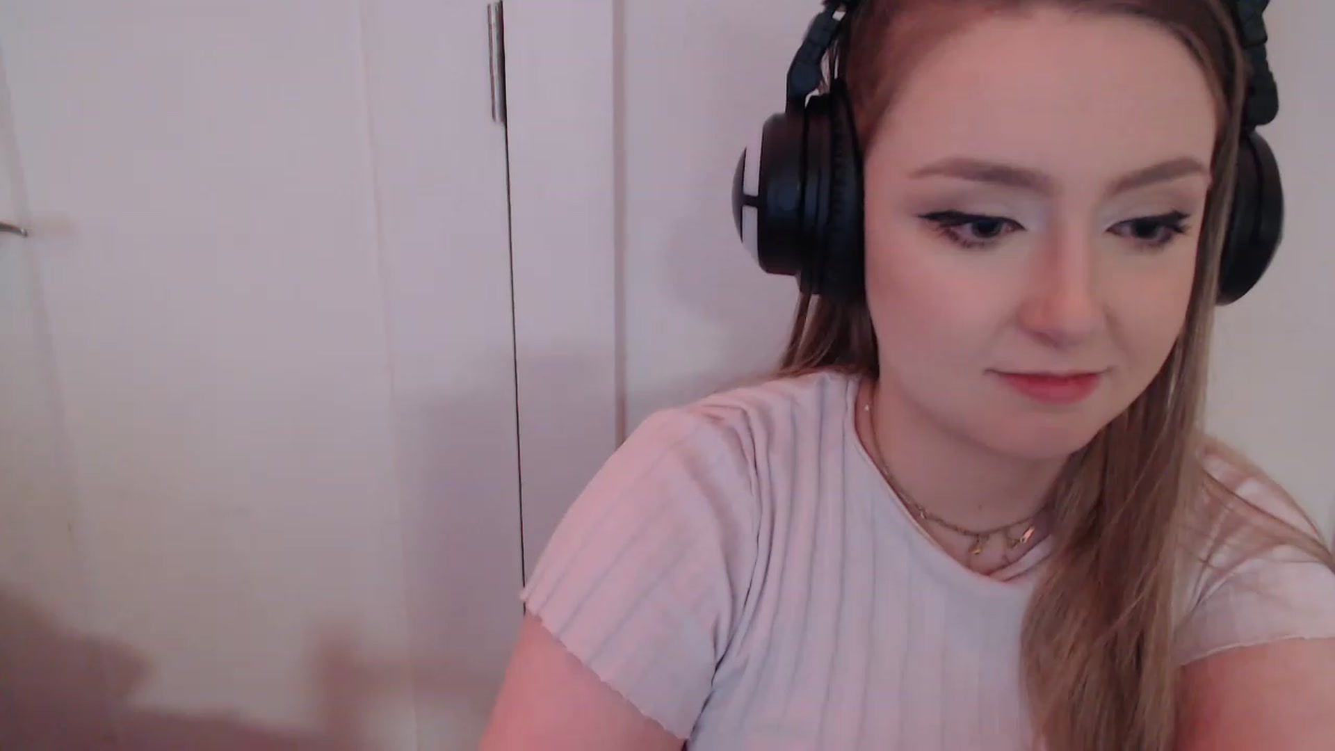 Gallery image thumbnail from LibbyxDoe's myfreecams stream on, 01/31/2023, 09:07 image 14 of 20