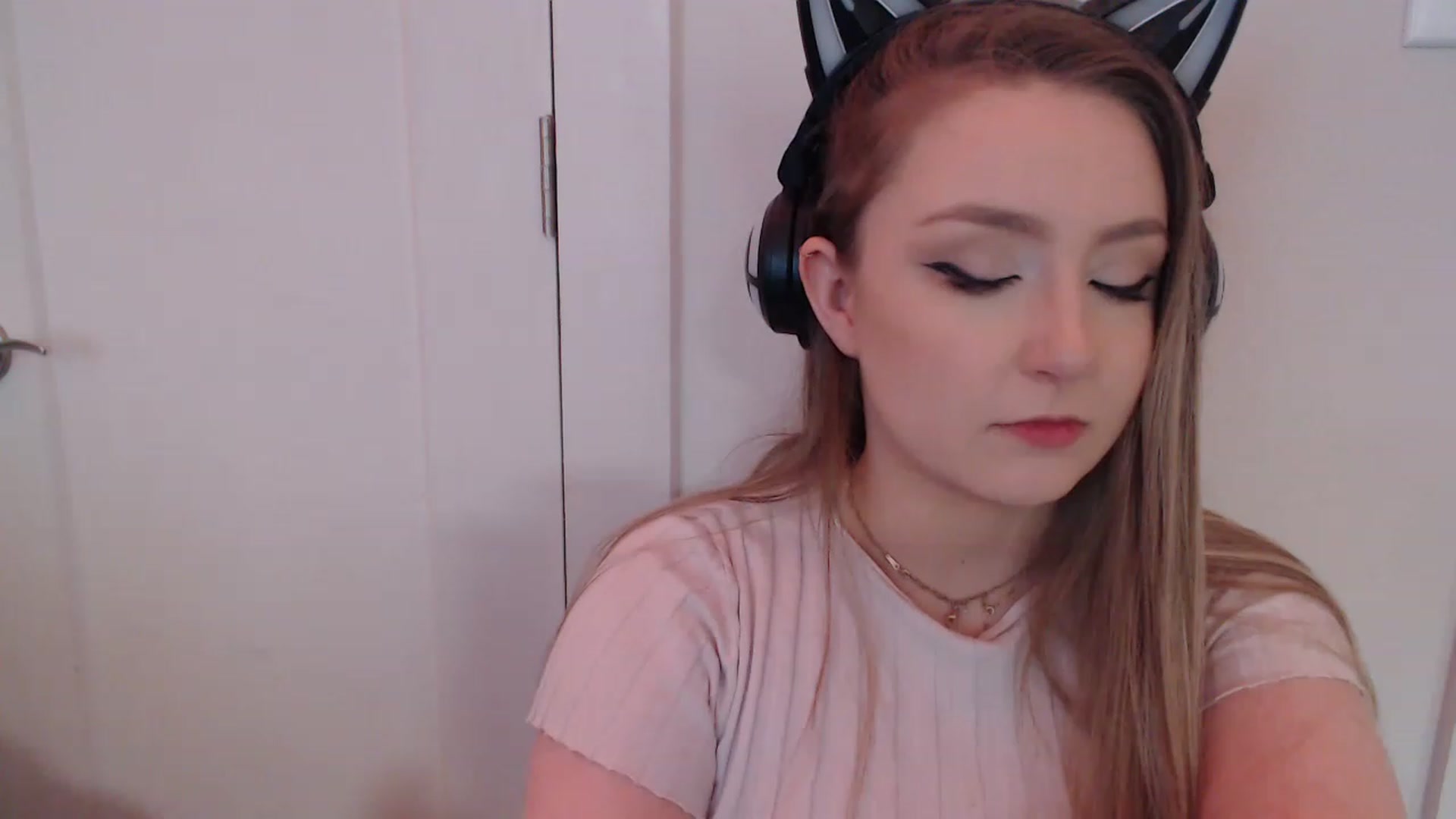 Gallery image thumbnail from LibbyxDoe's myfreecams stream on, 01/31/2023, 09:07 image 11 of 20