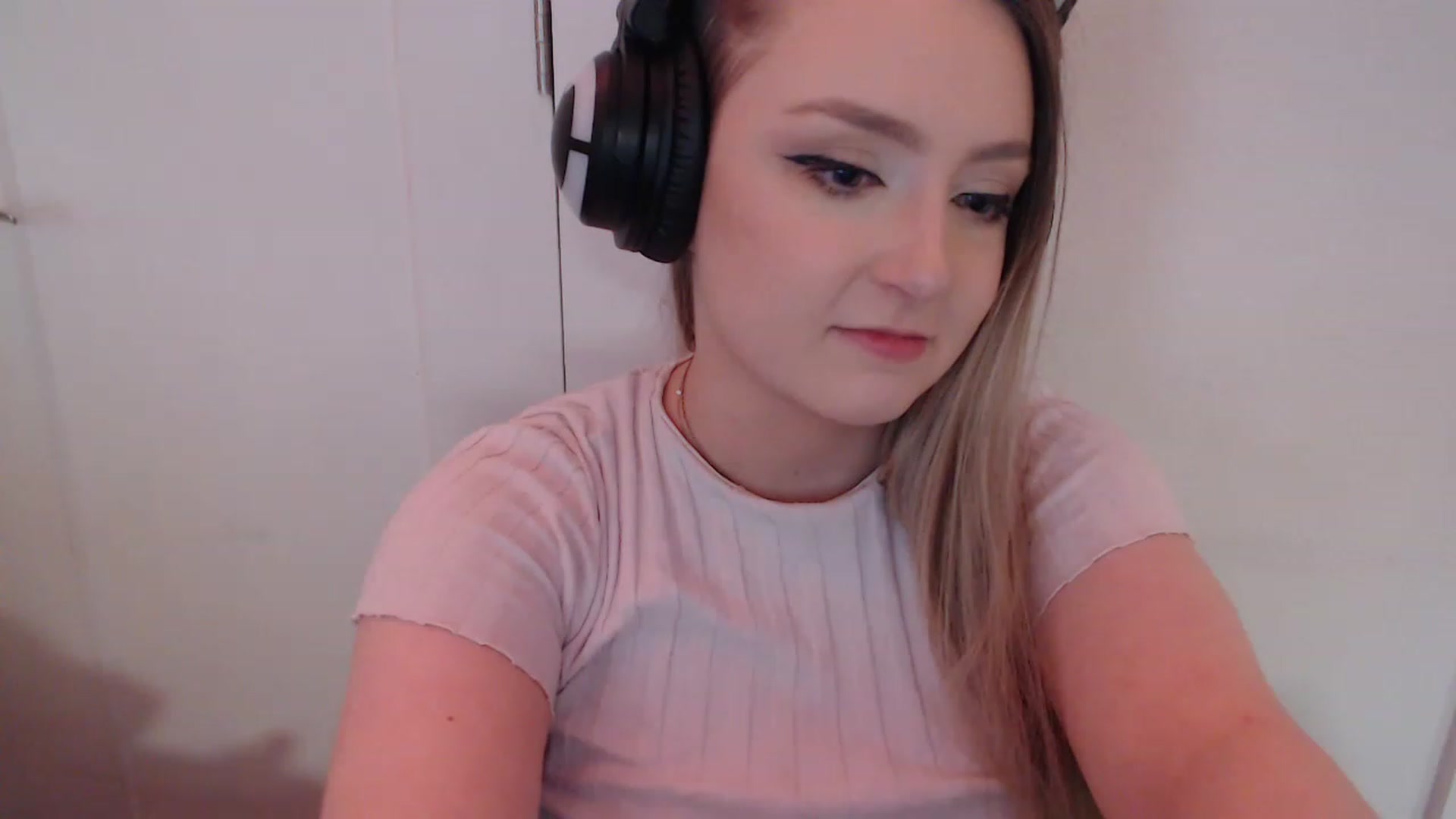 Gallery image thumbnail from LibbyxDoe's myfreecams stream on, 01/31/2023, 09:07 image 19 of 20
