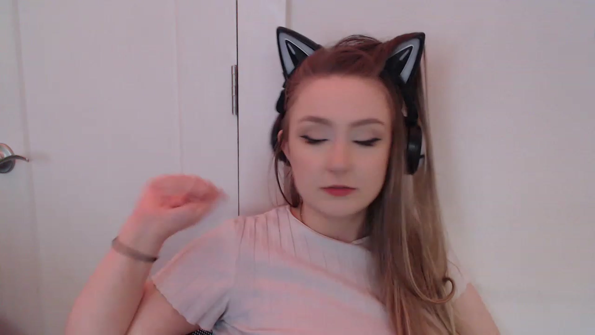 Gallery image thumbnail from LibbyxDoe's myfreecams stream on, 01/31/2023, 11:09 image 8 of 20
