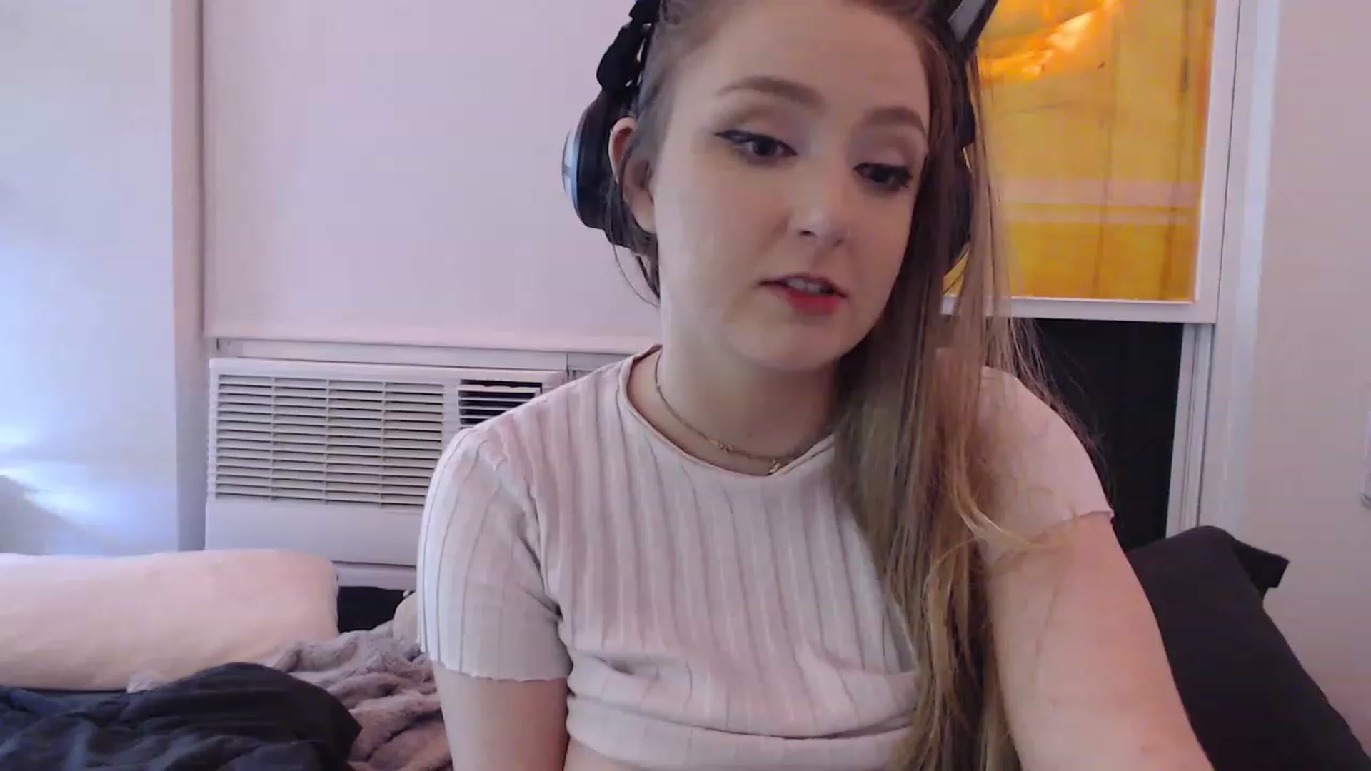Gallery image thumbnail from LibbyxDoe's myfreecams stream on, 01/31/2023, 11:09 image 18 of 20