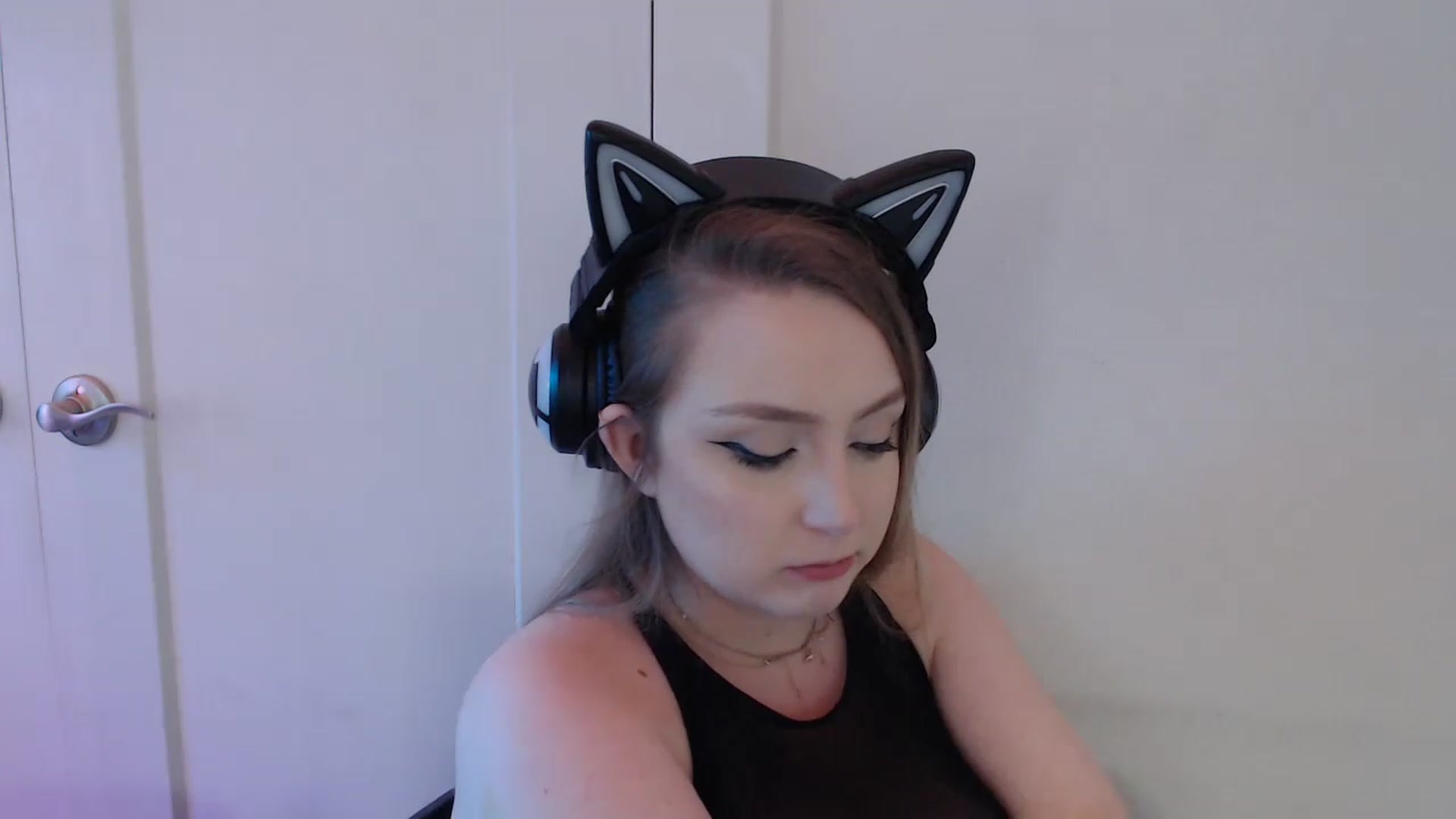 Gallery image thumbnail from LibbyxDoe's myfreecams stream on, 02/01/2023, 15:41 image 17 of 20
