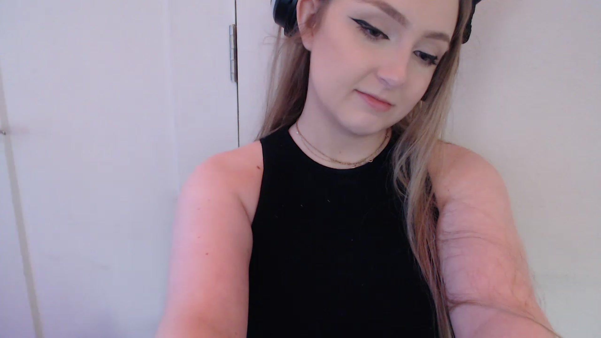 Gallery image thumbnail from LibbyxDoe's myfreecams stream on, 02/01/2023, 15:41 image 9 of 20