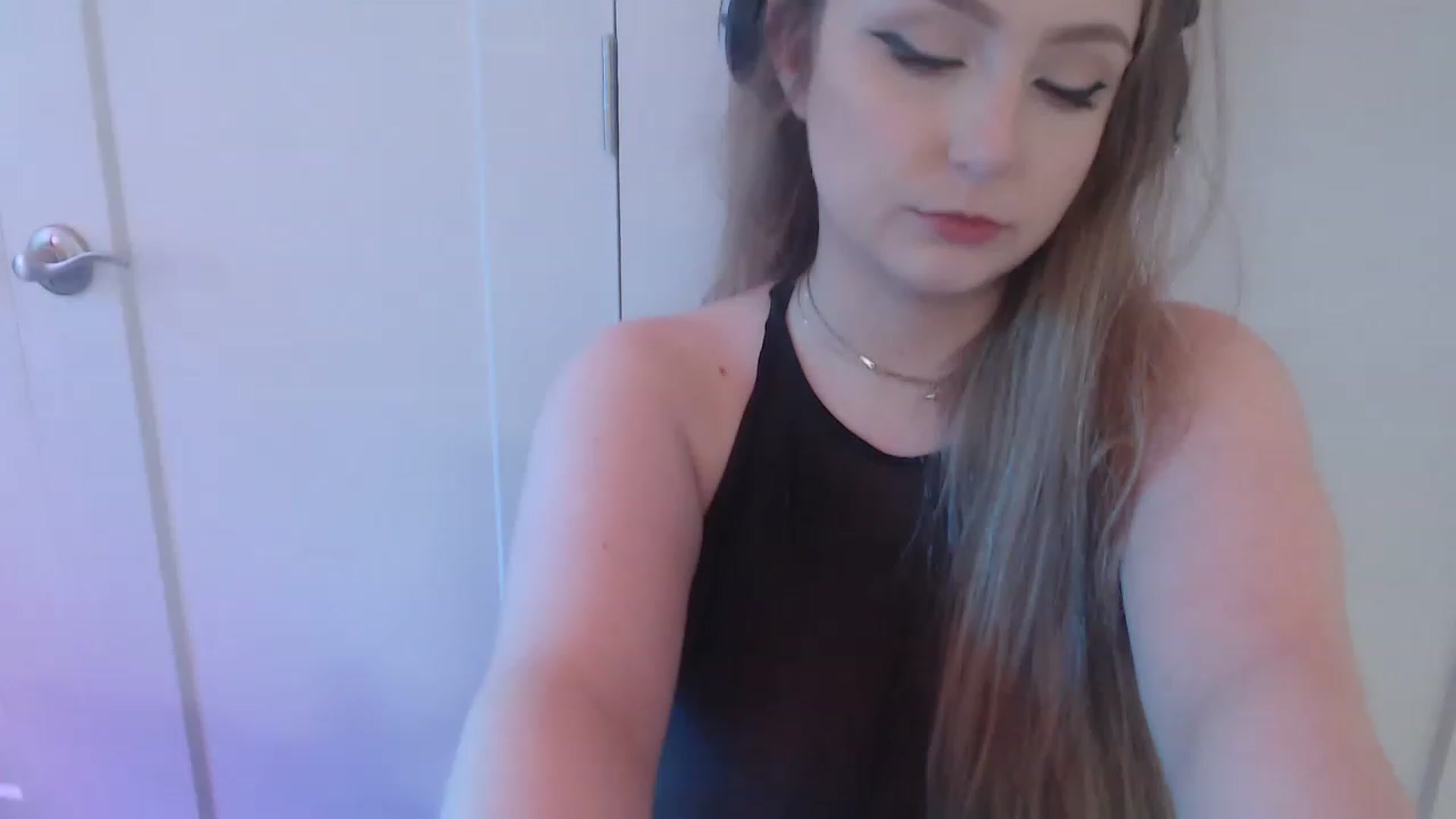 Gallery image thumbnail from LibbyxDoe's myfreecams stream on, 02/01/2023, 16:05 image 9 of 20