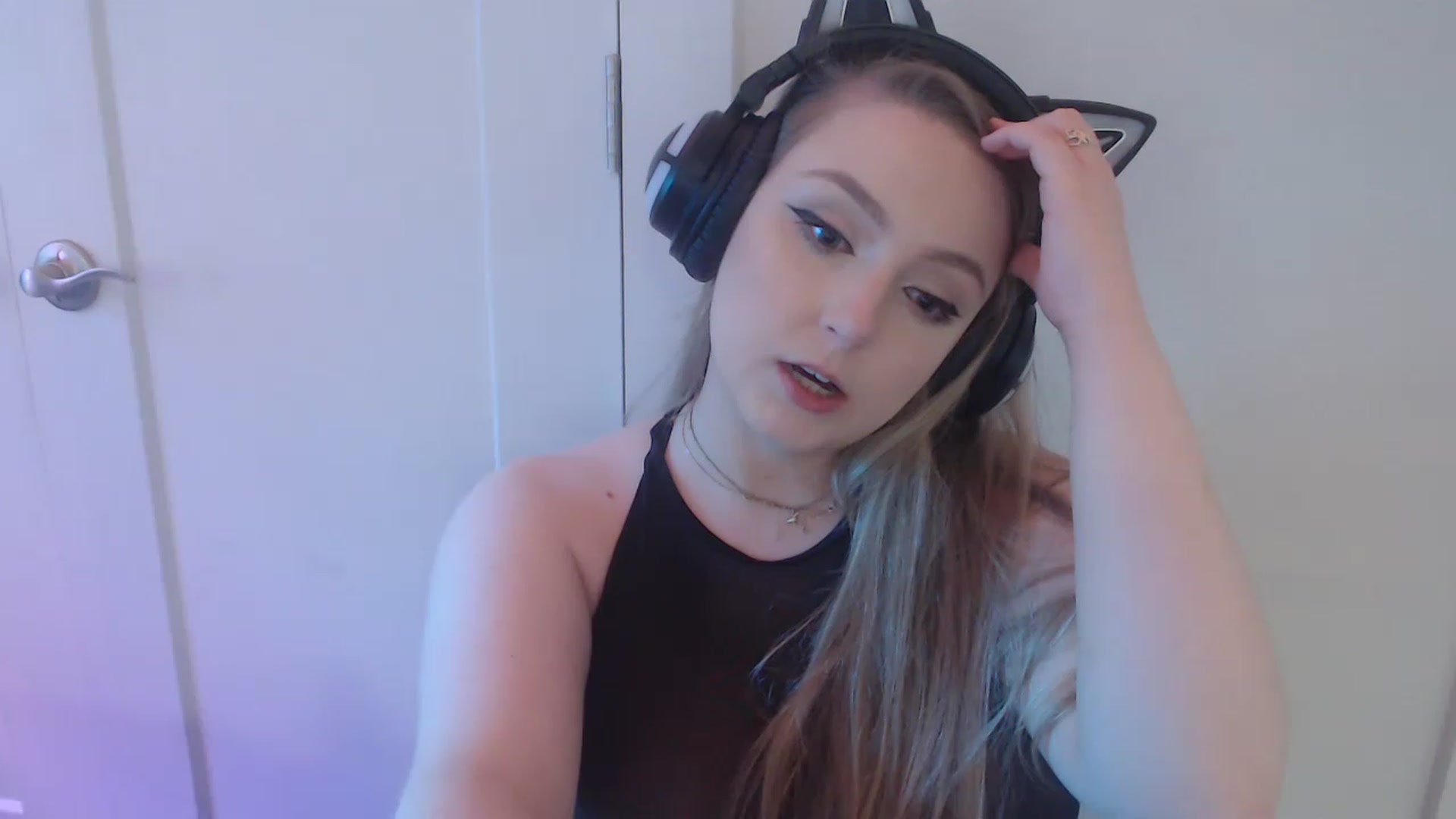 Gallery image thumbnail from LibbyxDoe's myfreecams stream on, 02/01/2023, 16:05 image 16 of 20