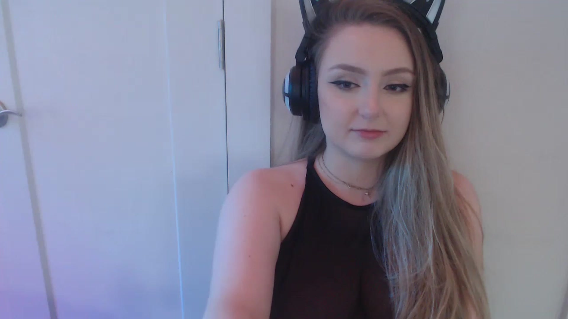 Gallery image thumbnail from LibbyxDoe's myfreecams stream on, 02/01/2023, 16:05 image 4 of 20