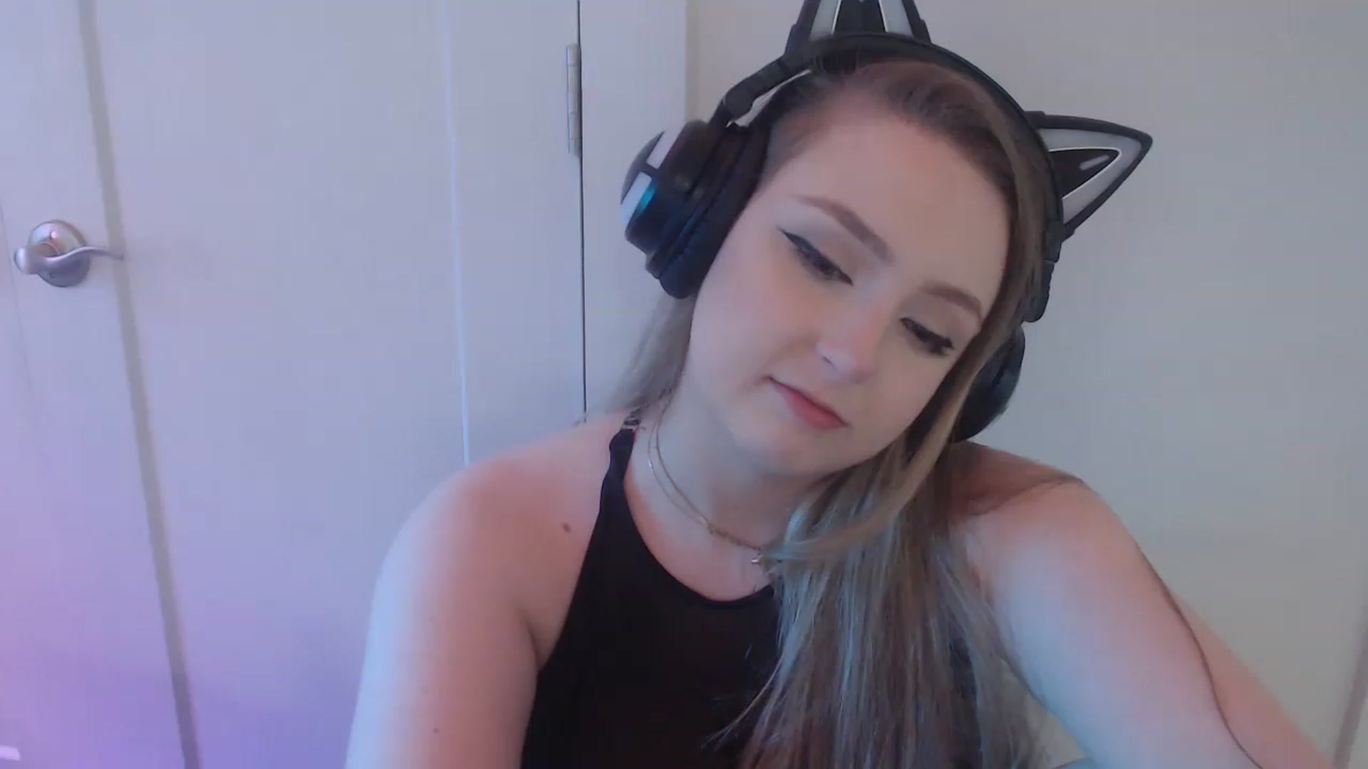 Gallery image thumbnail from LibbyxDoe's myfreecams stream on, 02/01/2023, 16:05 image 20 of 20