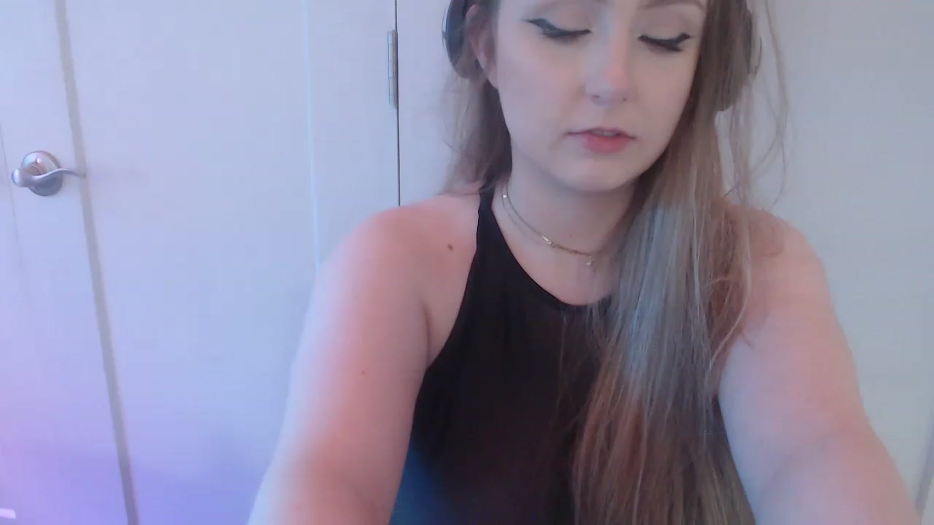 Gallery image thumbnail from LibbyxDoe's myfreecams stream on, 02/01/2023, 16:05 image 7 of 20